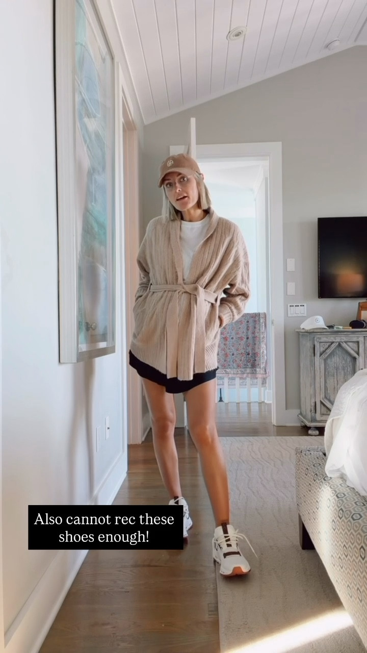 Effortless and comfy — this farmers market outfit with an oversized white tee, black skort, and cozy neutral sweater is the perfect blend of relaxed and chic for crisp fall mornings! Wearing size medium in the top, XS in the sweater & size small in the skort. 

#FallOutfit #WeekendStyle #FarmersMarketOutfit #CasualChic #EffortlessStyle #NeutralOutfit #WardrobeEssentials #LTKStyle #EverydayChic #ClassicStyle #FallFashion



#LTKActive #LTKStyleTip #LTKTravel