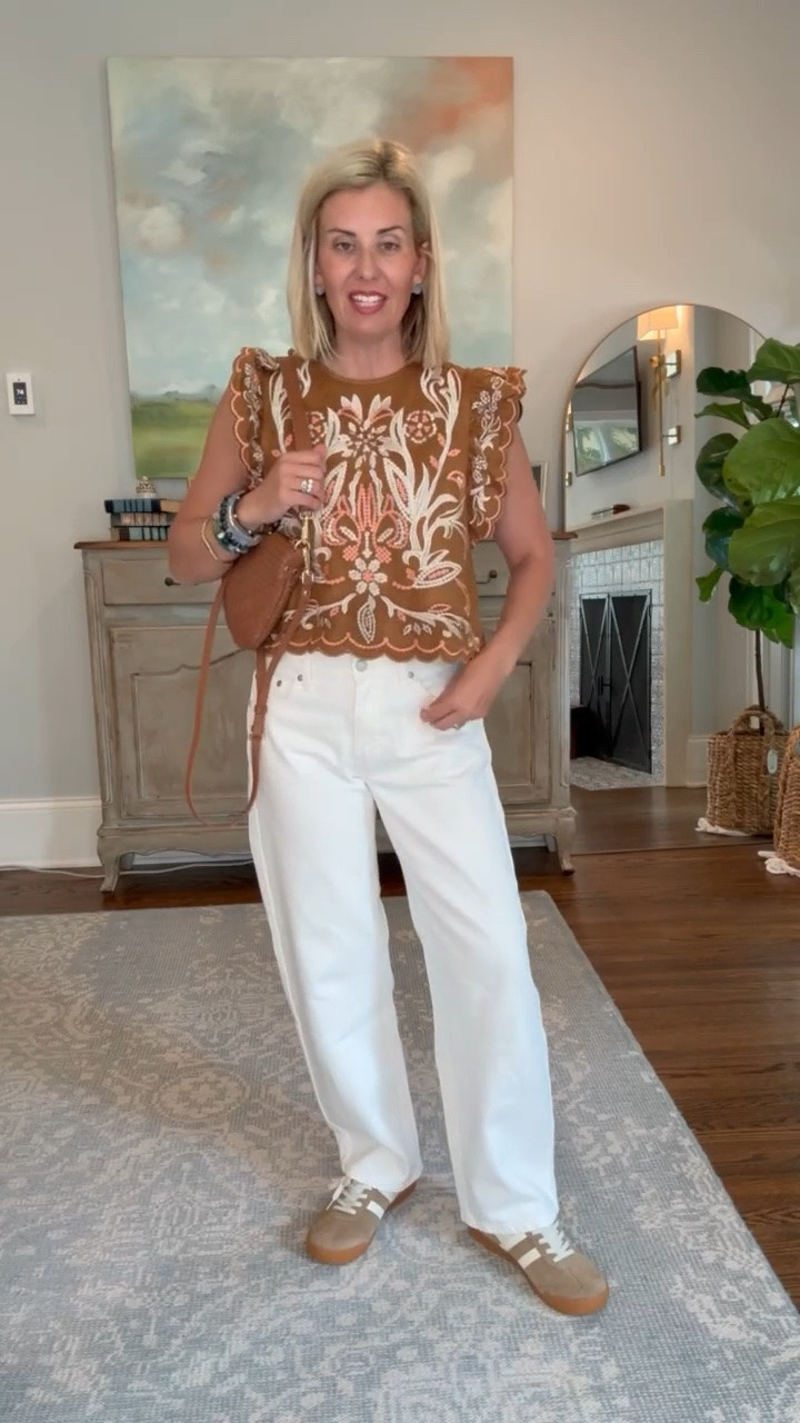 How gorgeous is this top?!? Styling this one all the ways. 
Top - xs
Jeans - 26
Sneakers - 8 tts

Codes:
*Avara - mixandmatch15 for 15% off 1st order
*Allie + Bess - Catherine20



#LTKdayinmylife #LTKSeasonal #LTKOver40