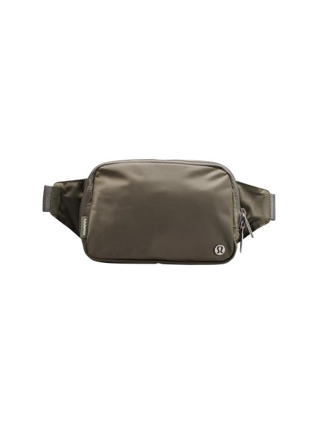 Everywhere Belt Bag Large 2L | Unisex Bags,Purses,Wallets | lululemon | Lululemon (US)
