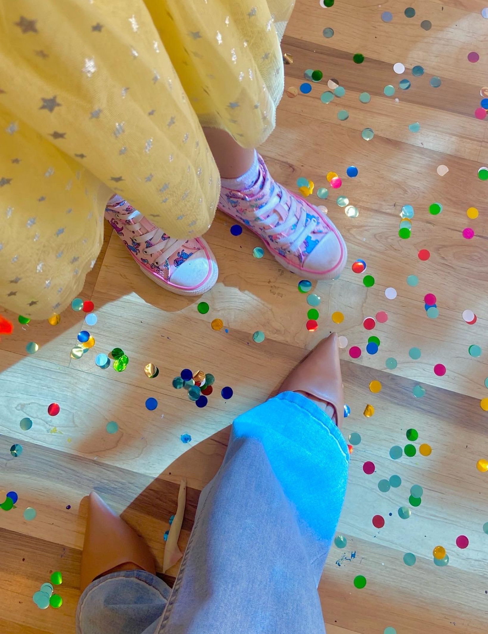 The cutest high top converse sneakers ever made! She’s wearing little kids size 12.5. Easy on. Lots of colors and sizes. Toddler or little kids. My flats are linked too.
#shoes #kids #fashion #love #sneakers

#LTKkids #LTKunder100 #LTKSeasonal