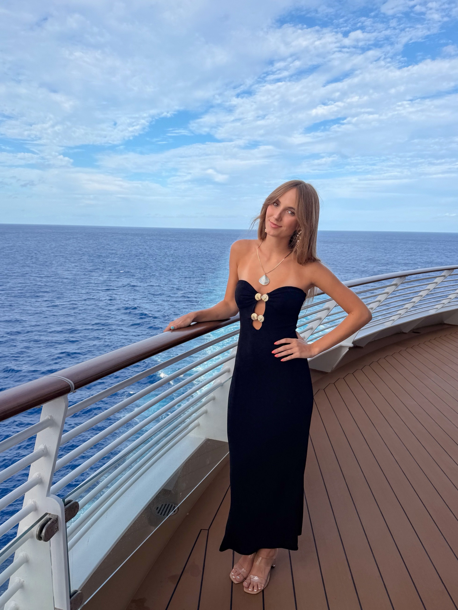 Vacation dress 🩷

#LTKmomlife #LTKgrwm #LTKootd