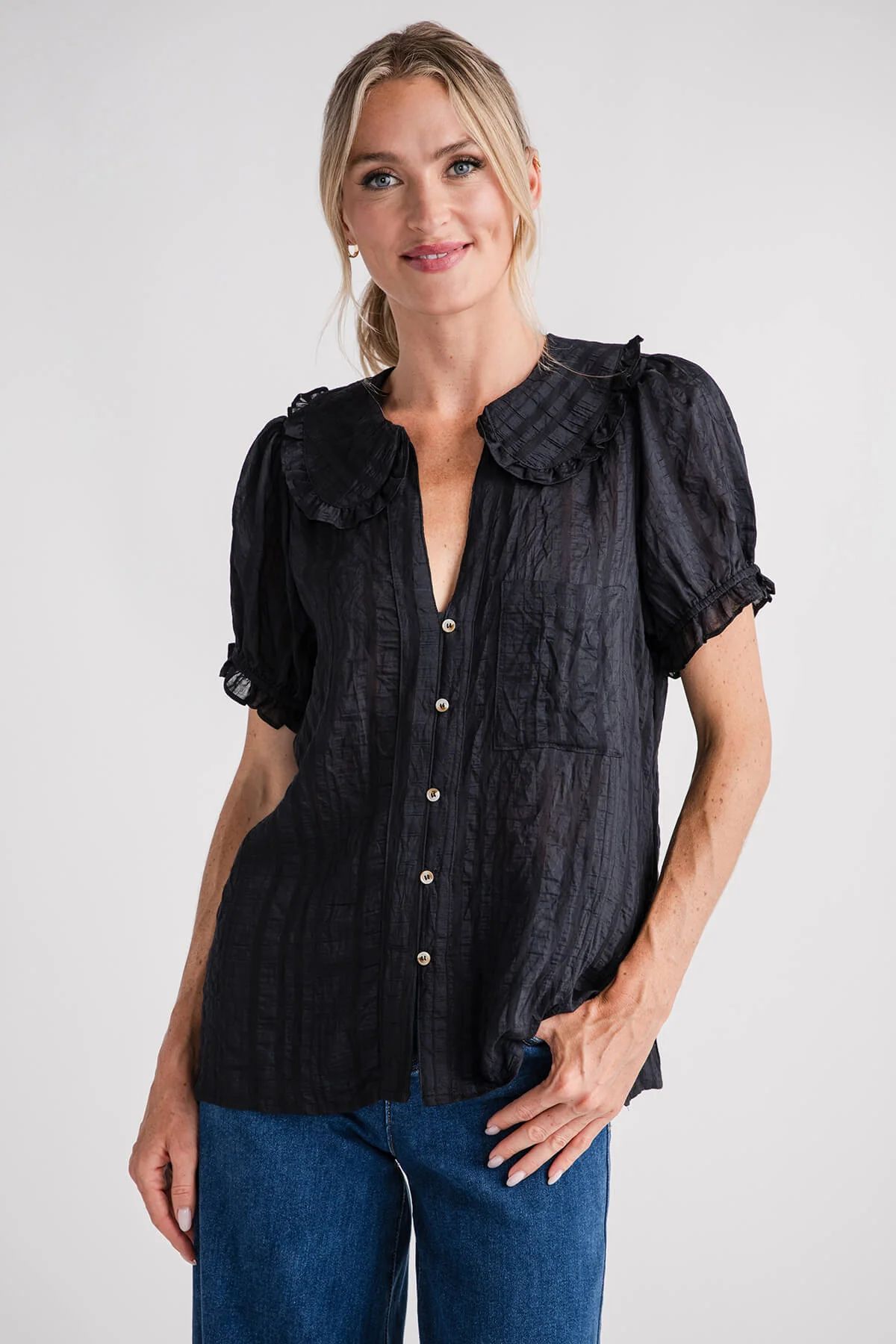 Gigio Peter Pan Collar Button Down Shirt | Social Threads