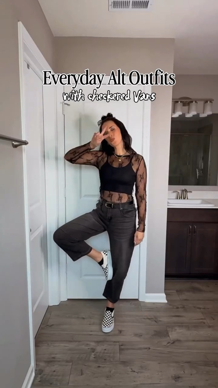 3 ways to style your checkered Vans 🖤 

c0mment the word “STYLE” for all the links 🔗 to be sent to ya! 
https://liketk.it/5lSzd

#alternative #altstyle #altgirl #altoutfit