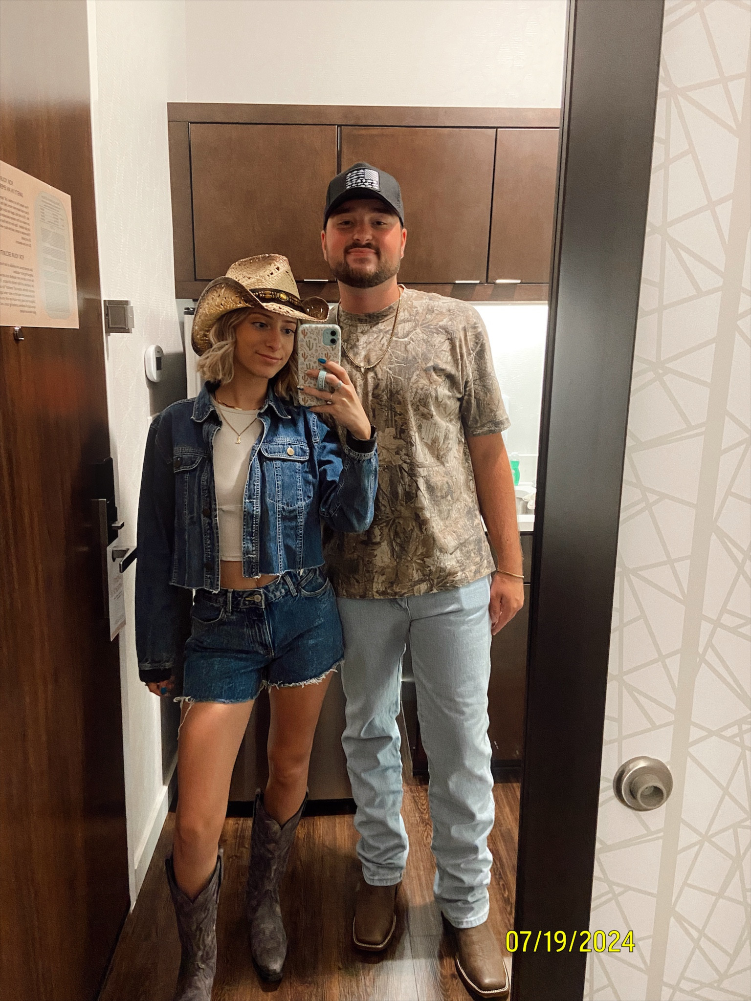 country concert fits. love the camo shirt  

#LTKFallSale #LTKStyleTip #LTKFindsUnder50