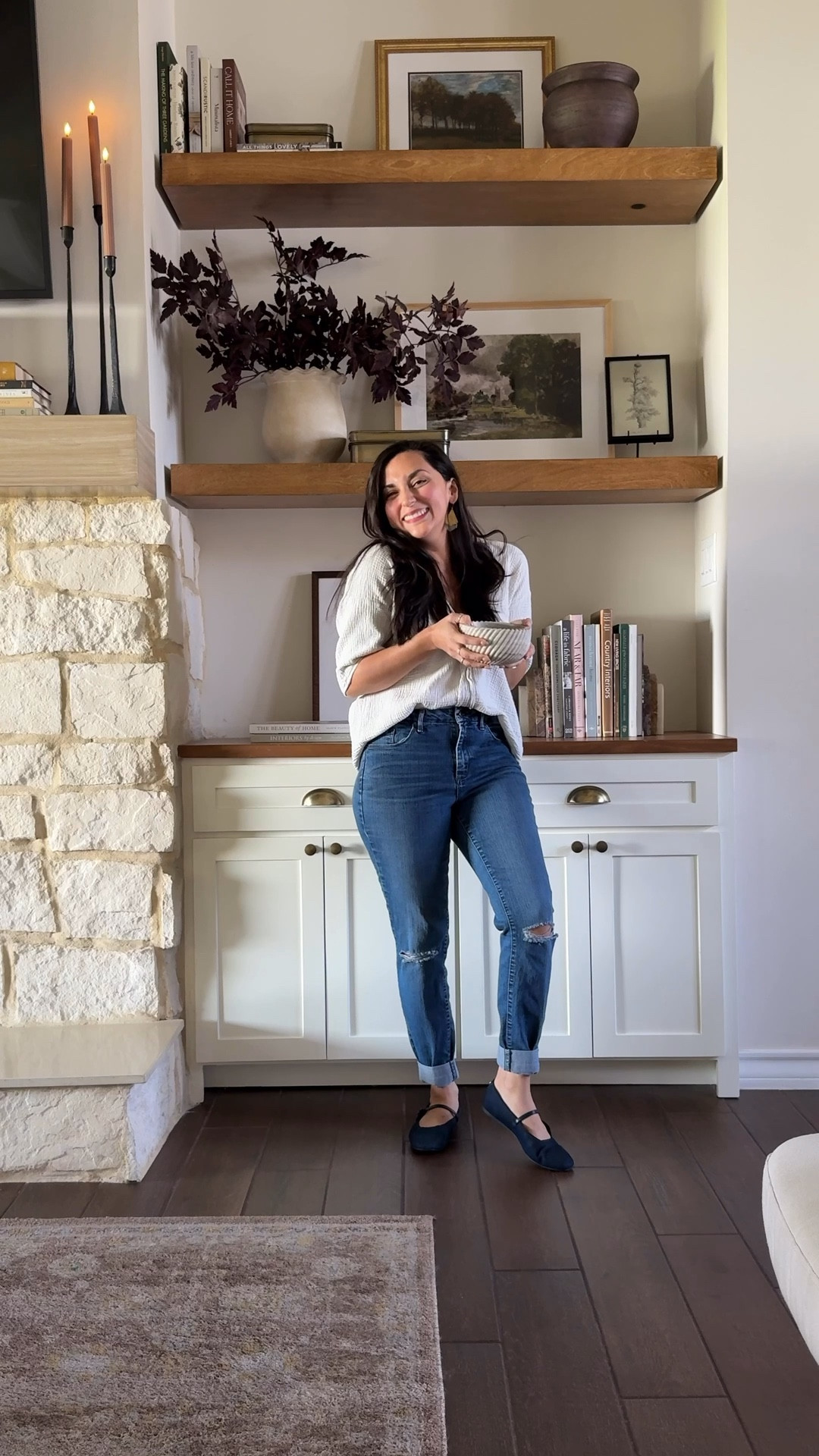 I found the most stylish AND comfortable shoes! 

Did you see the quilted footbed in the beginning? It’s like walking on clouds. 🥹 As a designer who is on her feet for setups and consultations a lot but finds style important, these are GOLDEN. 



#LTKShoeCrush #LTKStyleTip #LTKHome
