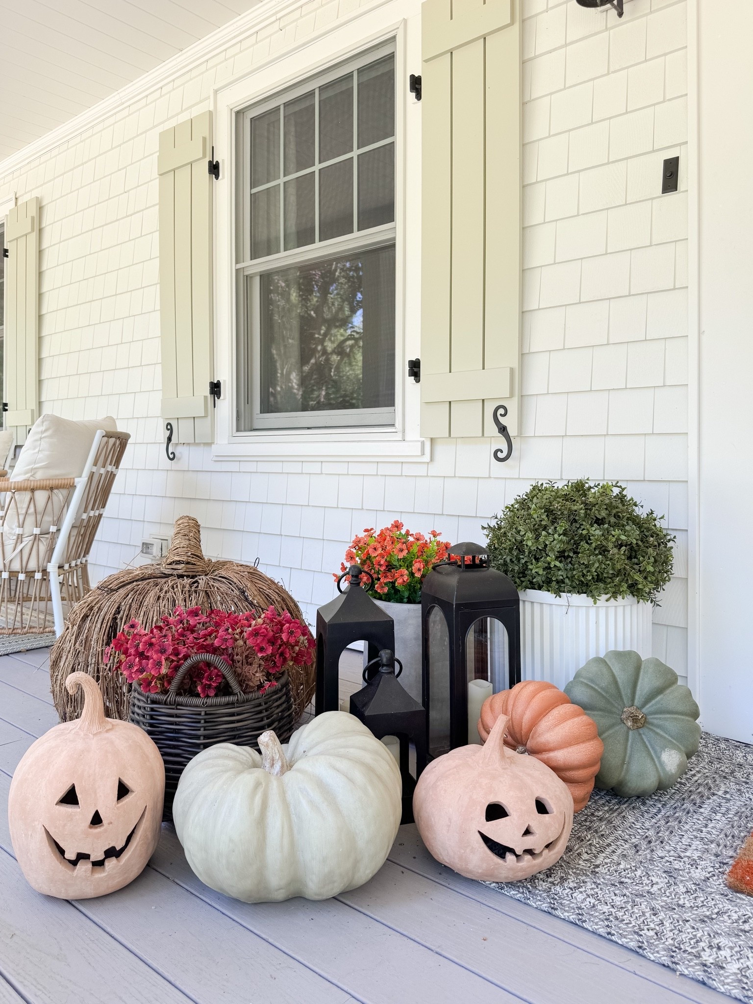 Fall Front Porch

Home  home decor  home favorites  spring front porch  spring home decor  seasonal decor  wreath  planters  area rug  coastal home

#LTKHome #LTKSeasonal