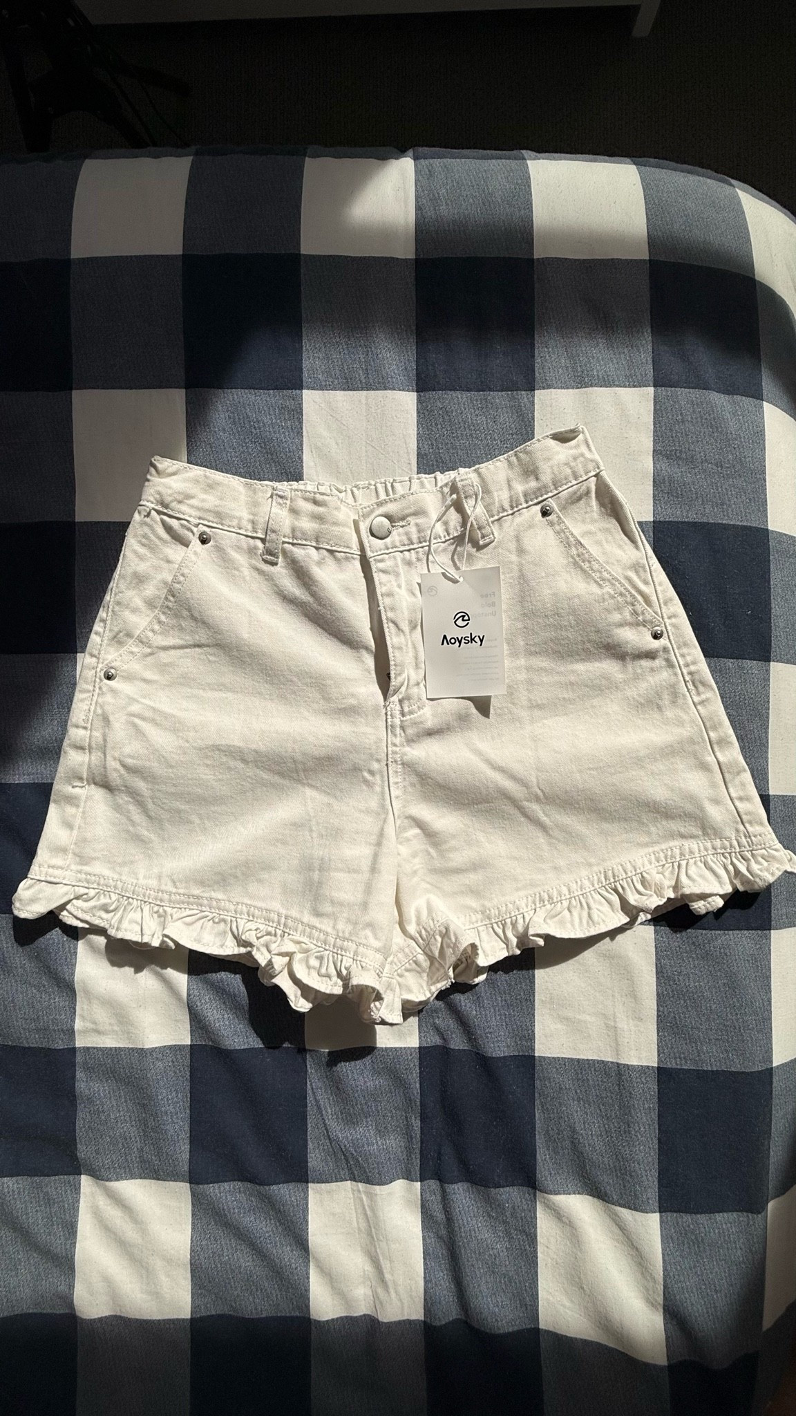 Summer whites that look way more expensive than they are 🤍✨

These adorable ruffle-hem shorts from Aoysky I reach for on repeat. Easy, comfortable, and perfect for everything from coffee runs to summer outings.

#LTKStyle #LTKFashion #whiteshorts #SummerOutfit #AmazonFashion #WhiteOutfit #NeutralStyle #CasualChic #SummerStyle #AffordableFashion #OOTD

summer outfit, white summer outfit, Amazon fashion finds, Amazon shorts, Aoysky shorts, Zesica top, neutral outfit, casual summer look, vacation outfit, chic everyday style, affordable fashion, summer wardrobe essentials, monochromatic outfit, women’s fashion finds, LTK creator picks
