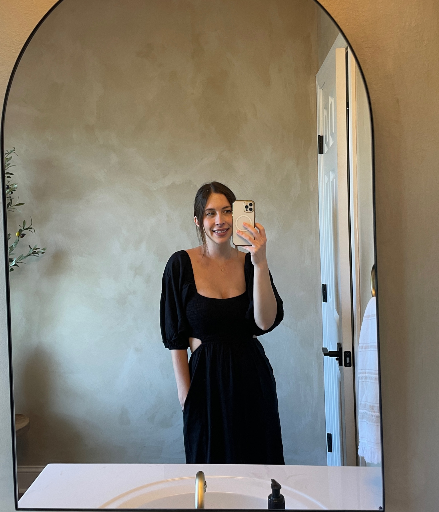 Nursing friendly midi dress

#LTKBump #LTKBaby #LTKFindsUnder100