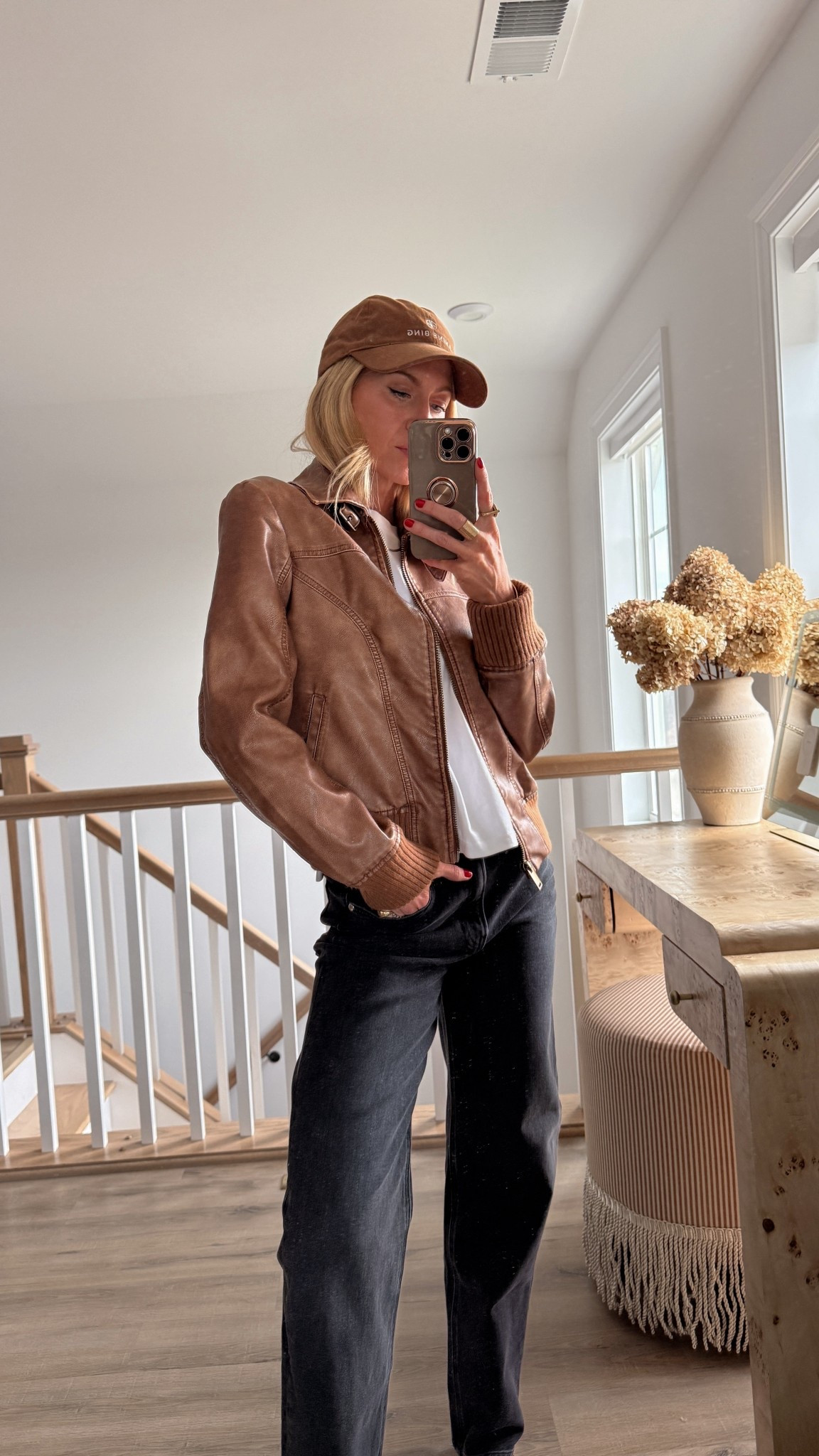 Minimalist outfit that’s not so minimalist! 
Bomber: runs small, wearing size medium
White tee: runs TTS, wearing size small
Jeans: run TTS, wearing size 25
Shoes: run TTS

#LTKdayinmylife #LTKgrwm #LTKootd