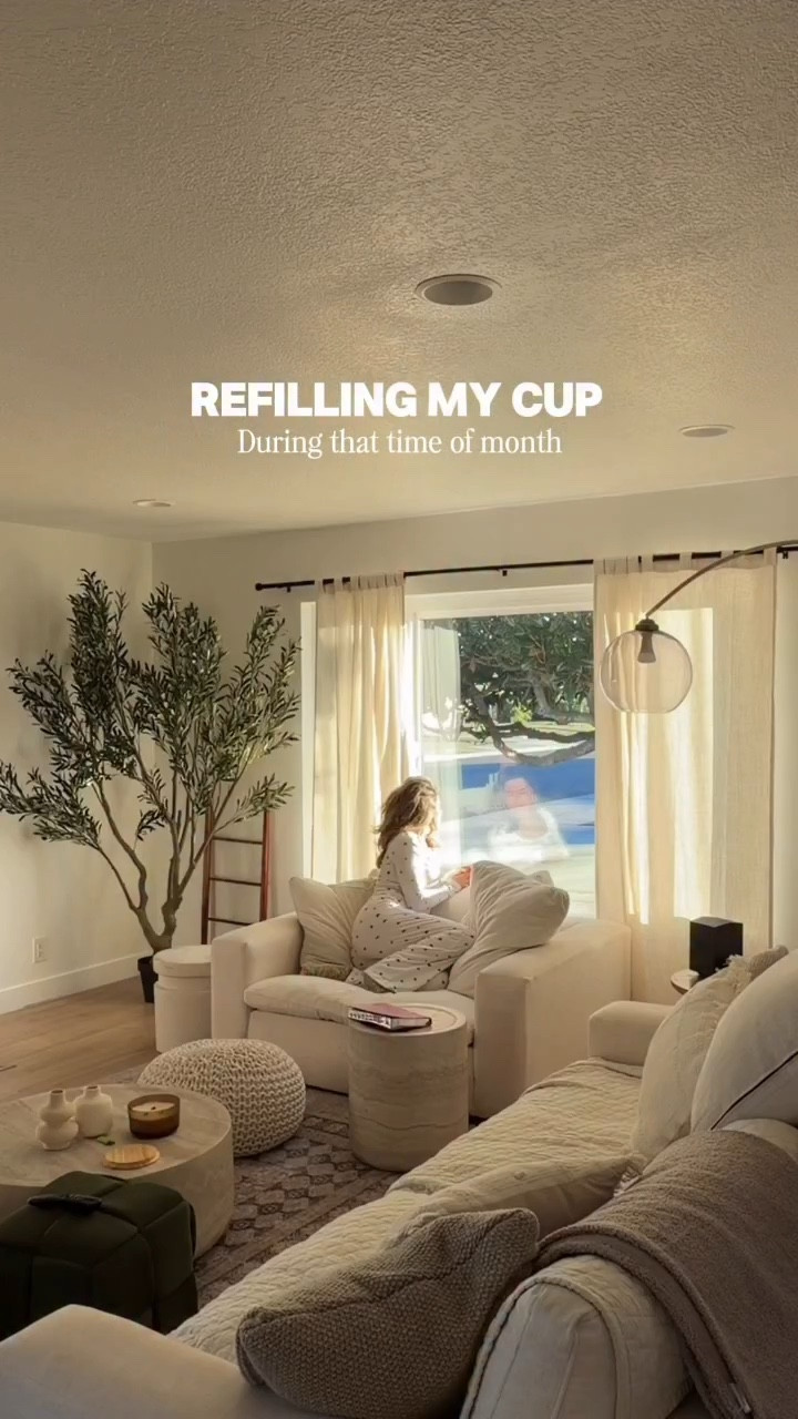 Understanding what’s going on internally during each cycle is liberating. Menstruation =

Hormones drop.
Serotonin dips.
Motivation shifts.
Inflammation rises.

And your body is STILL intelligently preparing the next cycle.

You’re not dramatic. You’re a female.
You’re hormonal.
And that’s extremely relieving when you understand what’s going on internally 💘🫶🏼💌

Taking extra time out of the day to rest a little more. Fuel your body with the nutrients it needs. For me typically I’m craving a fat piece of red meat / fatty foods. Keep in kind your body is also burning more calories leading up to this time (100-300ish during the late luteal phase) so feeling hungrier around this time is simply a reflection of the female cycle.

🫶🏼✨ Use code KKFIT to save!