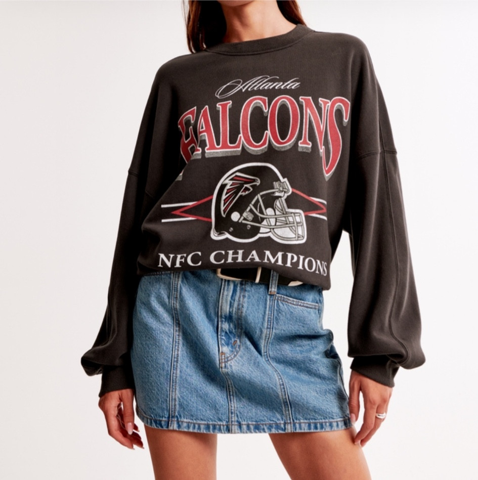 Cozy football hoodie 🏈

#LTKSeasonal #LTKFindsUnder100 #LTKStyleTip