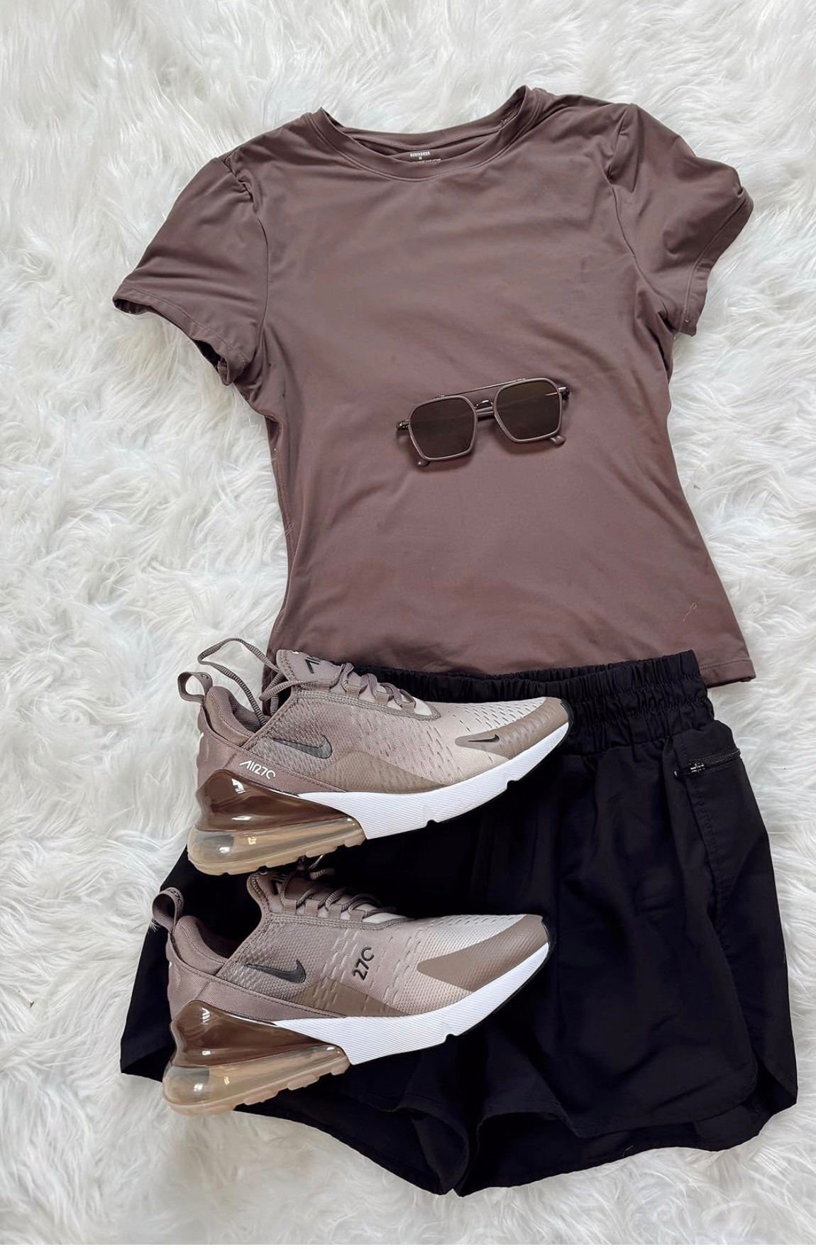 Loving this causal look to run errands!

#LTKgrwm #LTKmomlife #LTKdayinmylife