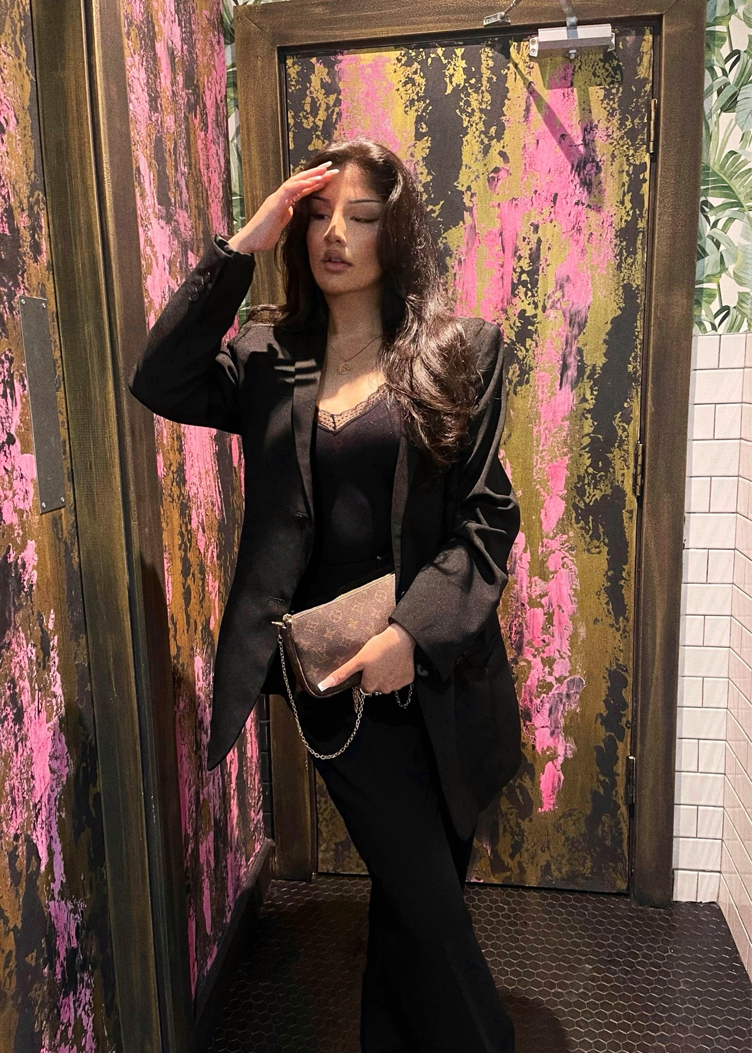 When I don’t know what to wear, have to pull the two piece suit out 🐆

Black blazer, black tailored trousers, black slingback heels, Louis Vuitton pochette, gold rings, flawless makeup 

#LTKitbag #LTKBacktoSchool #LTKbeauty