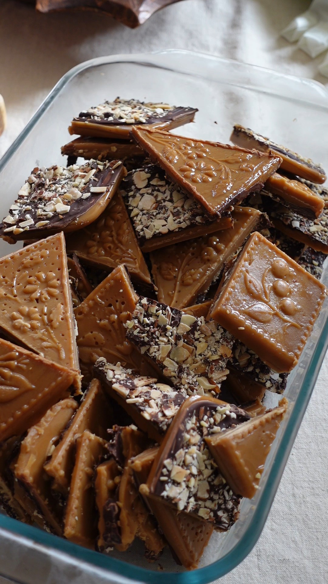 The type of pan molds I use for my Toffee ✨️✨️✨️

#LTKHome #LTKSeasonal