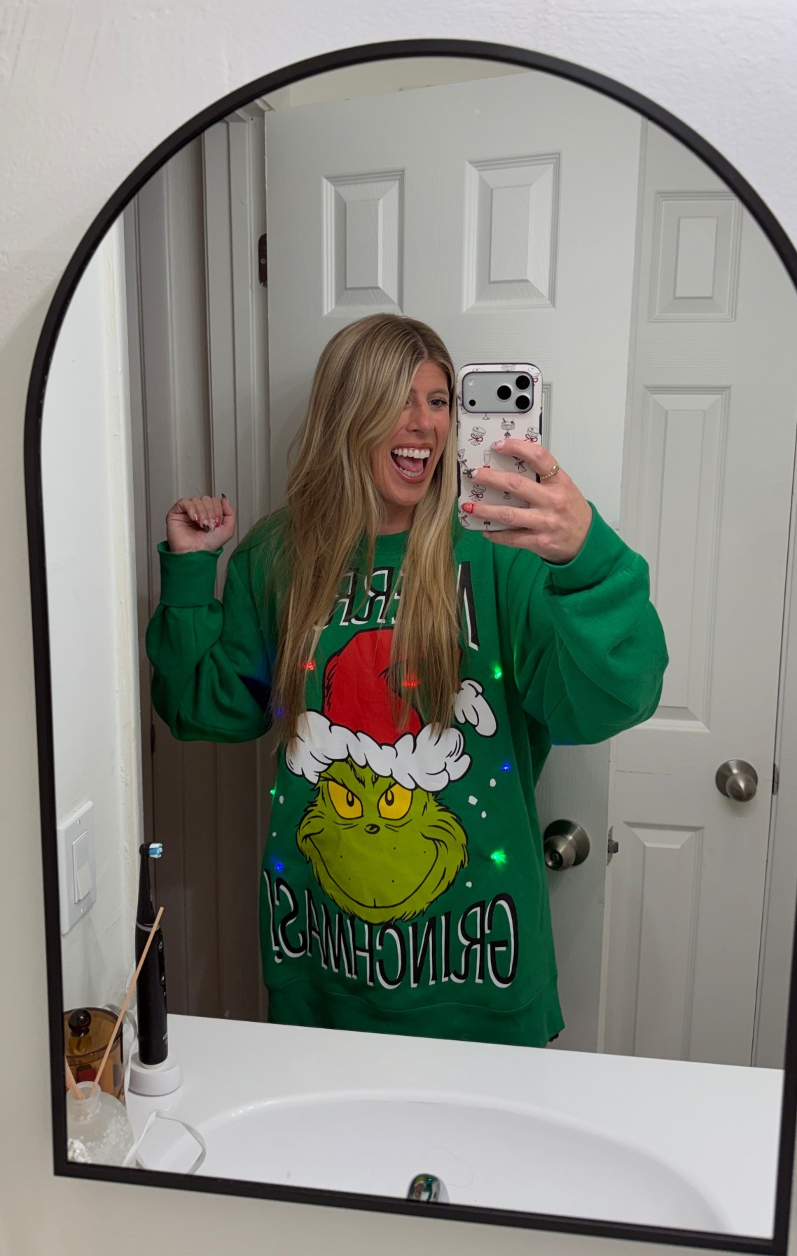 Christmas Party Outfit 💚 


Christmas Sweater | The Grinch | Grinch Sweater 

#LTKootd #LTKSeasonal #LTKHoliday