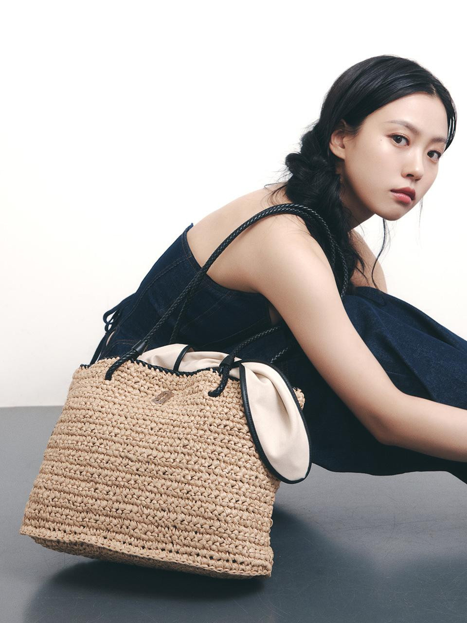 Boater Weaving Shopper M Shoulder Bag [Beige] | W Concept (US)