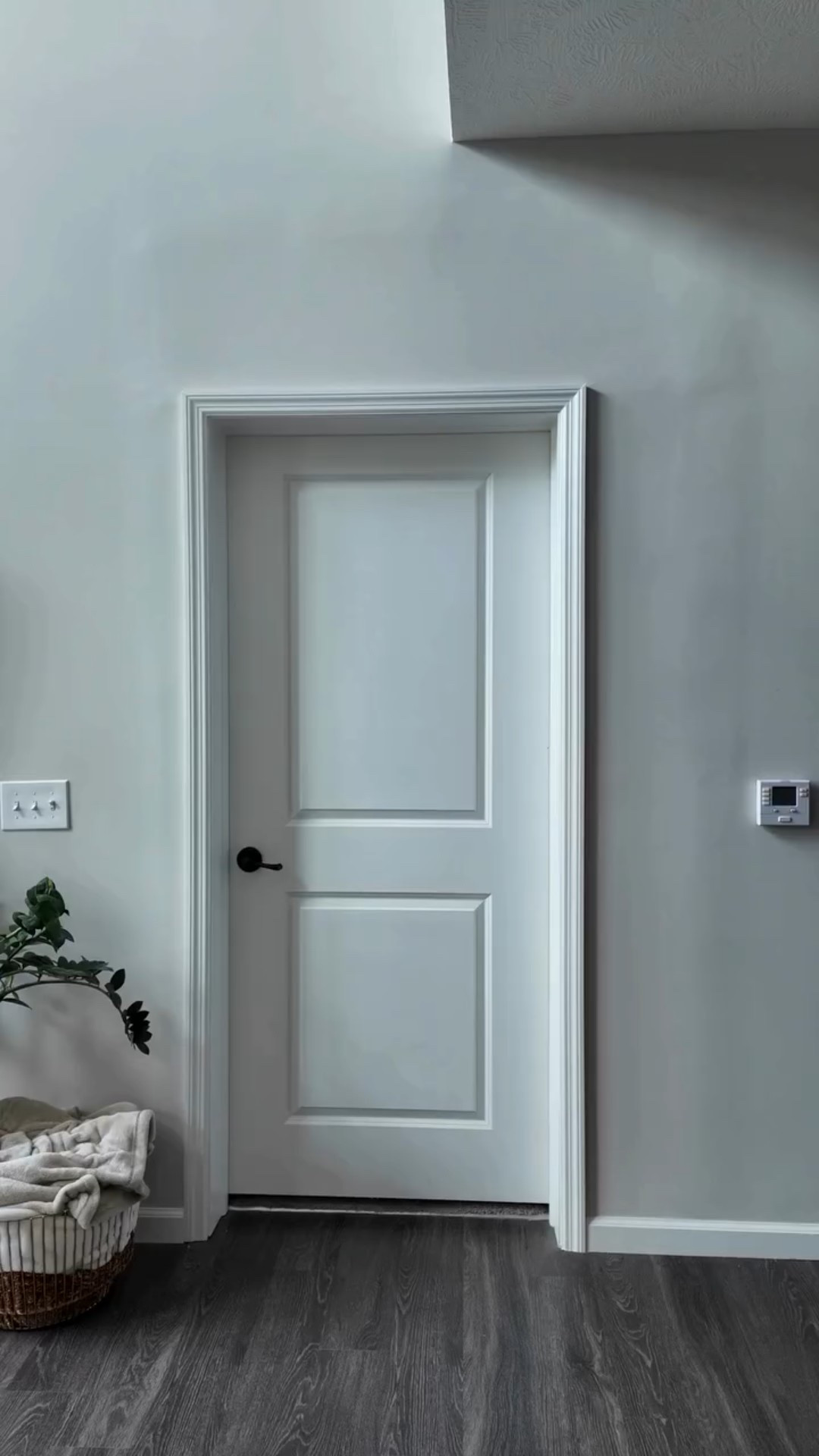 FIT CHECK 
DRESS & BOOTS & JACKET: @zara 
SUNGLASSES: @rayban 
RINGS: @goldiexworld 

#explore #ootd #fyp #myoutfit #zara