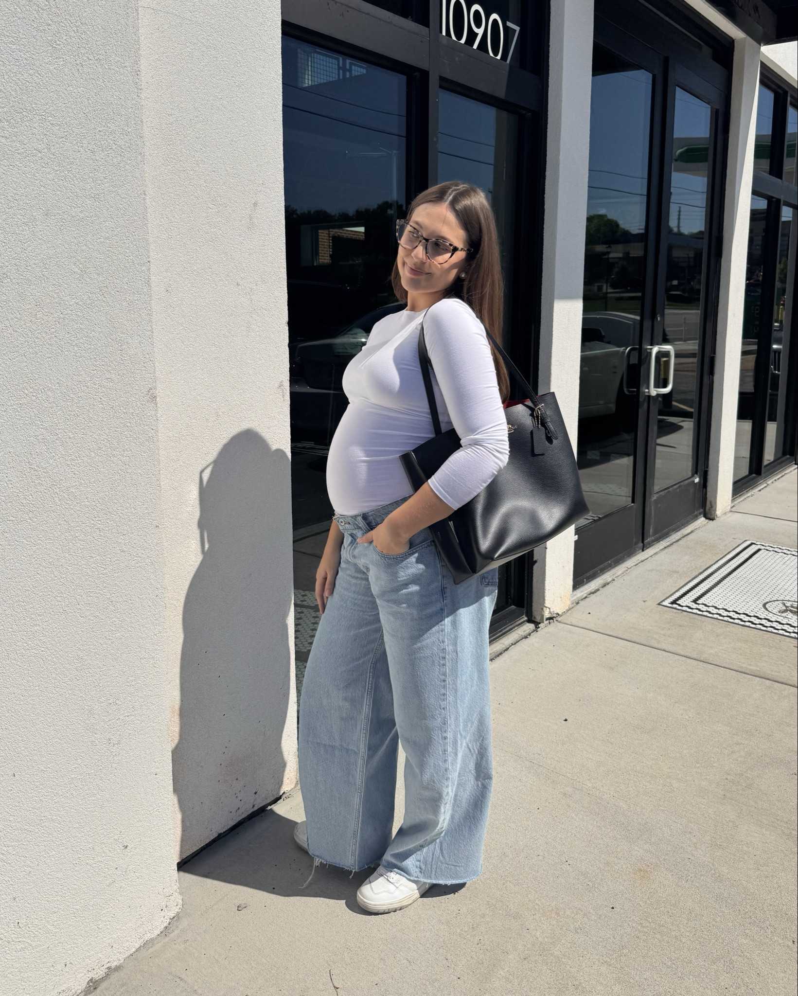 Third trimester bump ootd🤰🏼Wearing size 30short in the denim! 

#LTKBump #LTKBaby #LTKStyleTip