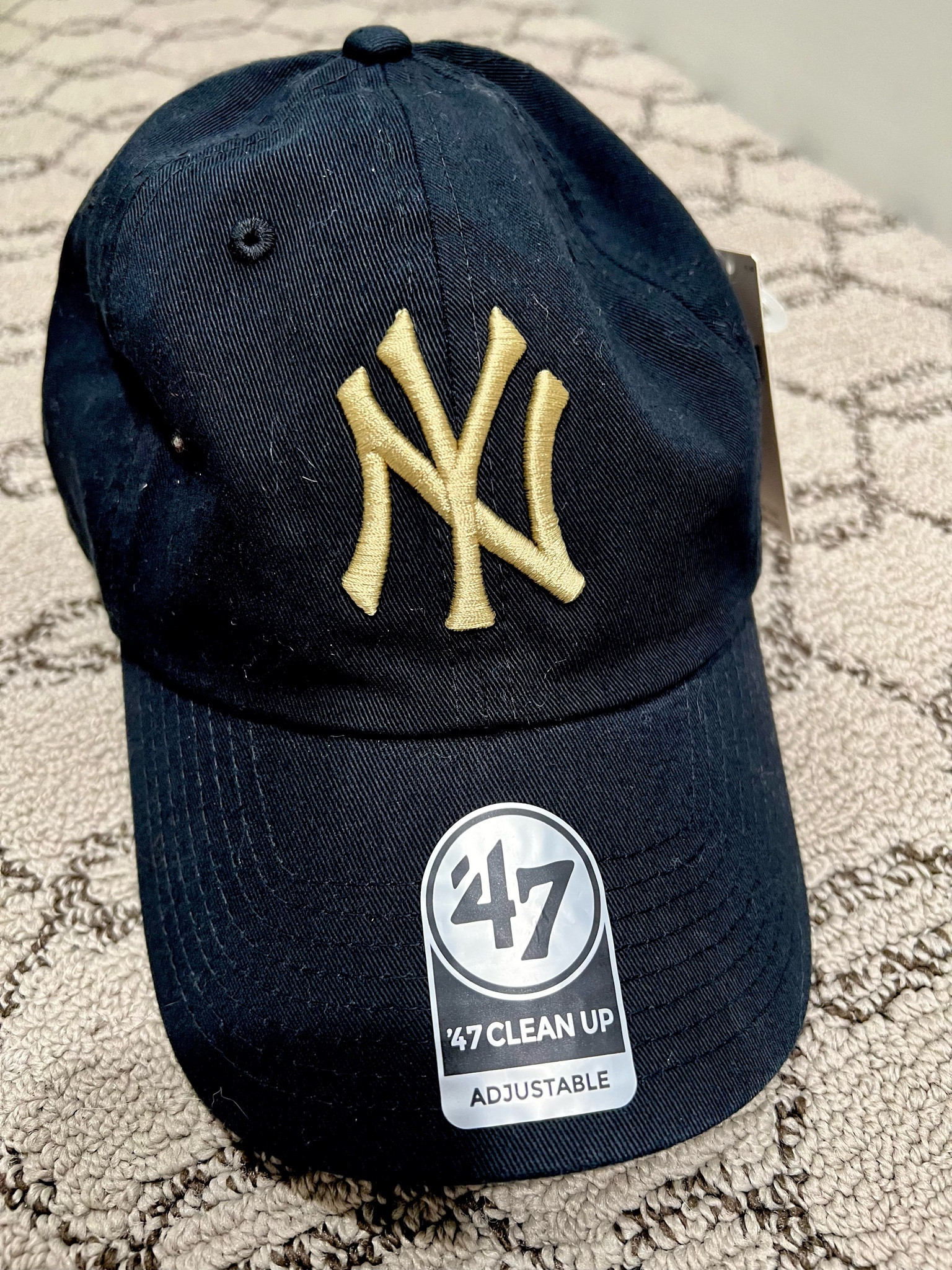 Black & Gold Yankee hat….HAD to have it!

#LTKfindsunder50 #LTKGiftGuide #LTKstyletip