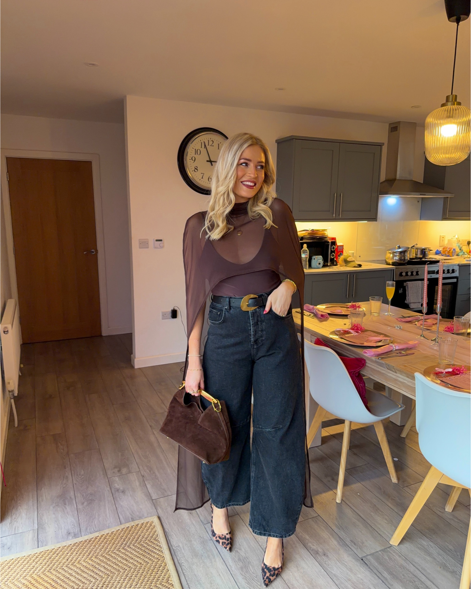 Girl time 💕💕

Brunch outfit, date night outfit, outfit inspo, dressy outfit 