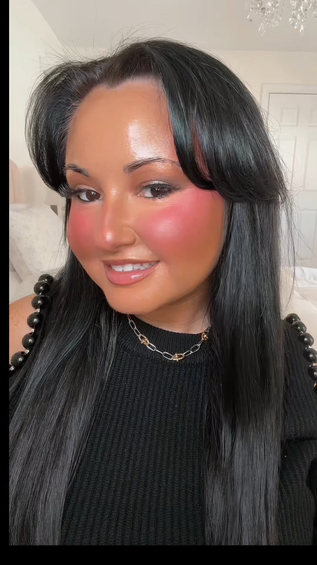 Soft sculpted glow using the Glossier Cloud Paint Bronzer (Swept) for that warm, diffused contour. Silver-blue shimmer on the eyes with the Dior Backstage Eyeshadow Palette (Smoky Essentials) layered with the Anastasia Beverly Hills Gilded Eyeshadow Stick (Blue Ice) for that frosted diamond effect. Finished with the Westman Atelier Eye Love You Eye Pencil (Black) to softly define and elongate.
Perfect for Valentine’s Day, date night glam, winter soft glam, and cool-toned romantic makeup.
#ValentinesDayMakeup #IcyGlam #SoftGlam #LuxuryBeauty #CoolTonedMakeup #DateNightMakeup #RomanticGlam #SilverEyeshadow #GlossyGlam #LTKbeauty


#LTKgrwm #LTKBeauty #LTKValentine