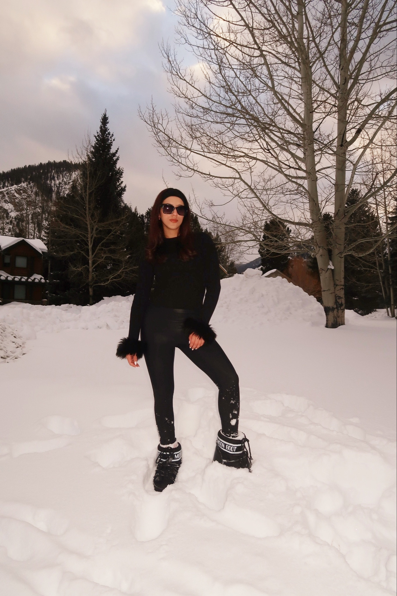 shop my top & moonboots for that chic winter girl look❄️🌟

#LTKtravel #LTKSeasonal #LTKshoecrush