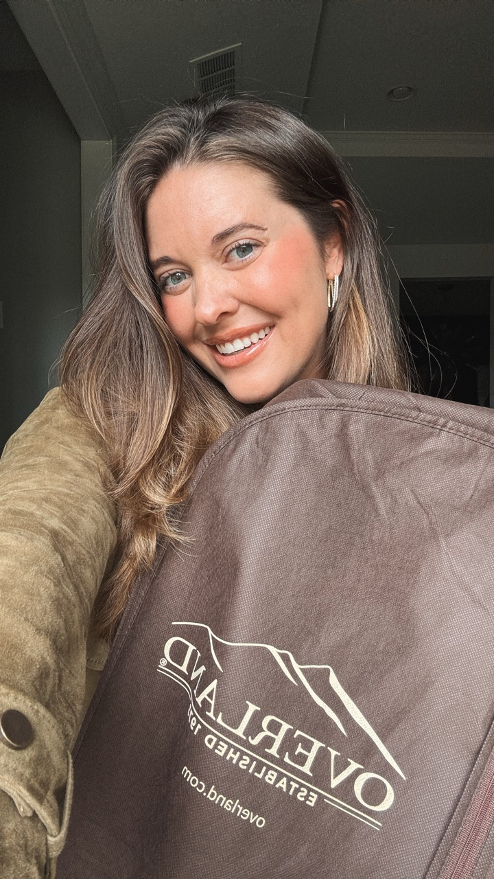 The most beautiful trench coat I’ve ever seen (or felt) in my life 😭 will be wearing this suede jacket all fall and winter, Overland Sheepskin quality does 👏🏼 not 👏🏼 miss 👏🏼 