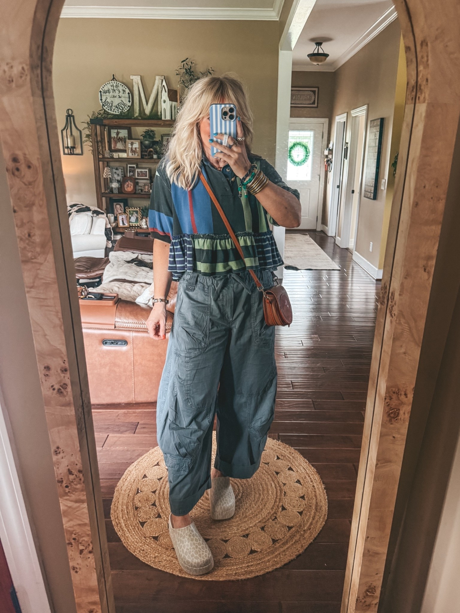 Sunday night fit 
Cropped polo XS
Pants M 
Crocs I size down 
#freepeople

#LTKootd #LTKgrwm #LTKOver40