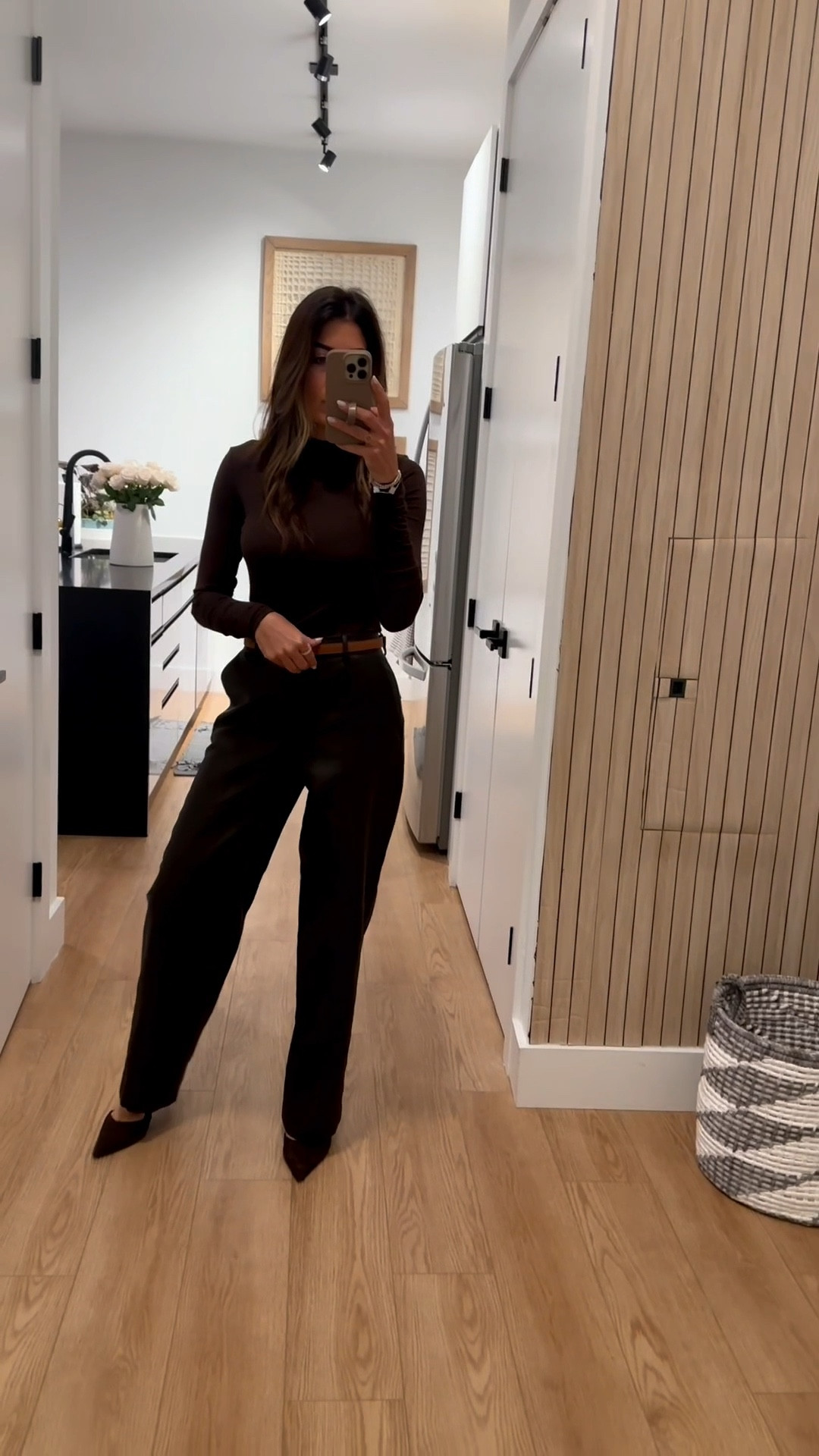 Brown on brown workwear from Zara

Size 2 pants medium top