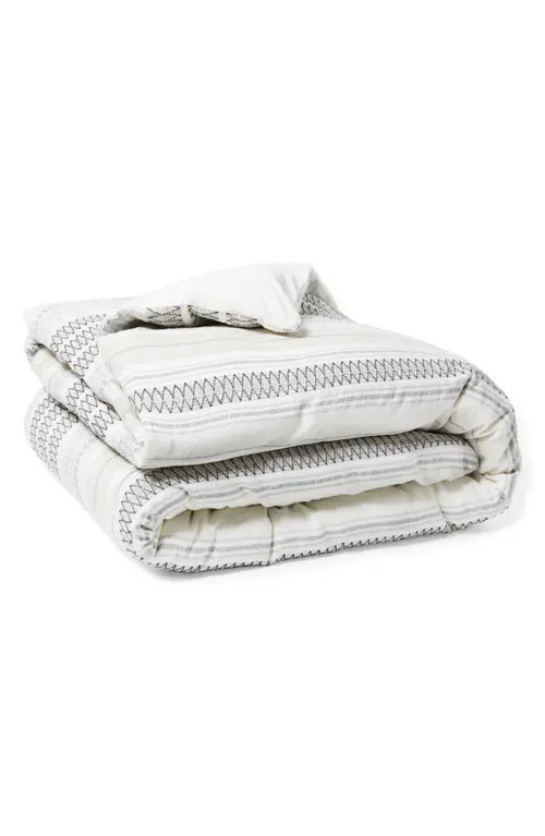 Coyuchi Coast Organic Cotton Duvet Cover in Soft White W/deep Graphite at Nordstrom, Size King | Nordstrom