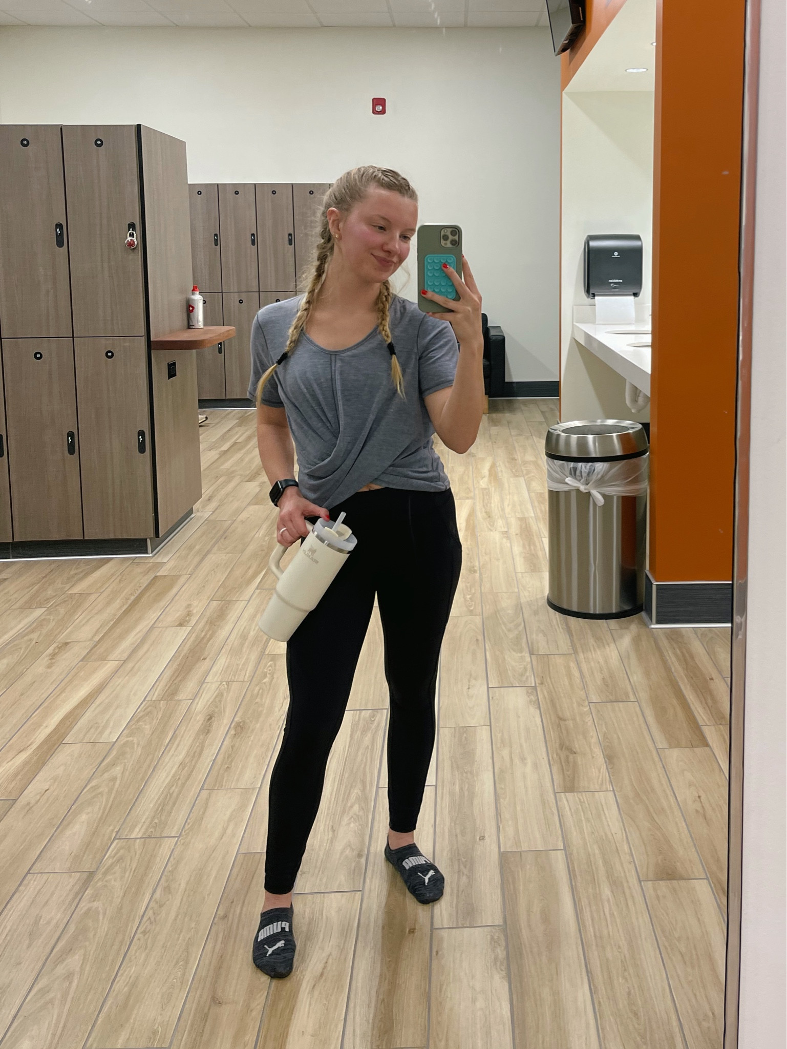 Barre workout ootd!!
Shirt is no longer available, linked a very similar & affordable option!

Workout outfit, gym outfit, barre outfit, Pilates outfit, fitness outfit

#LTKfitness