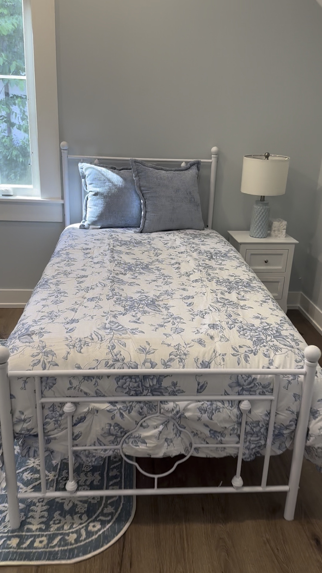 Cute metal twin bed frames from Amazon
#twinbed