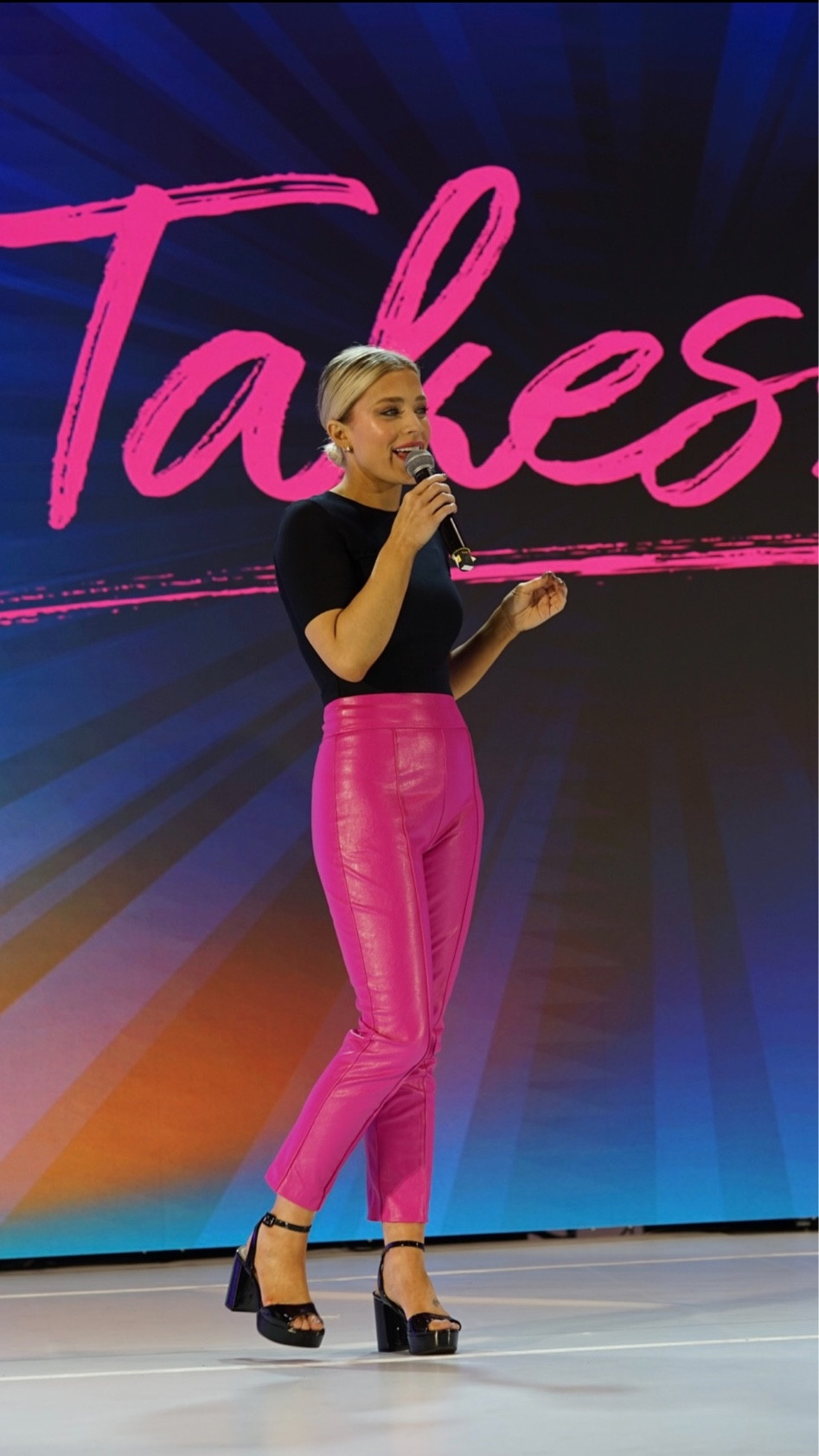 pink leather pants! 

#LTKstyletip #LTKworkwear #LTKU