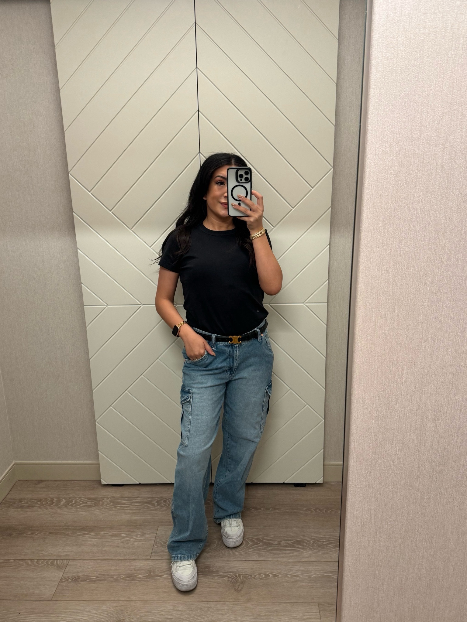 Jeans - slightly big 
Shirt - true to size 
Shoes - true to size
Belt - true to size 