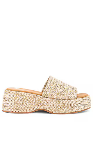 Driftwood Sandal in Natural Raffia | Revolve Clothing (Global)