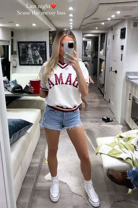 My outfit for the Alabama show was so cute! I linked this exact crewneck, shorts, and chucks! 

outfit l summer inspo l outfit inspo l alabama l crewneck l jean shorts 