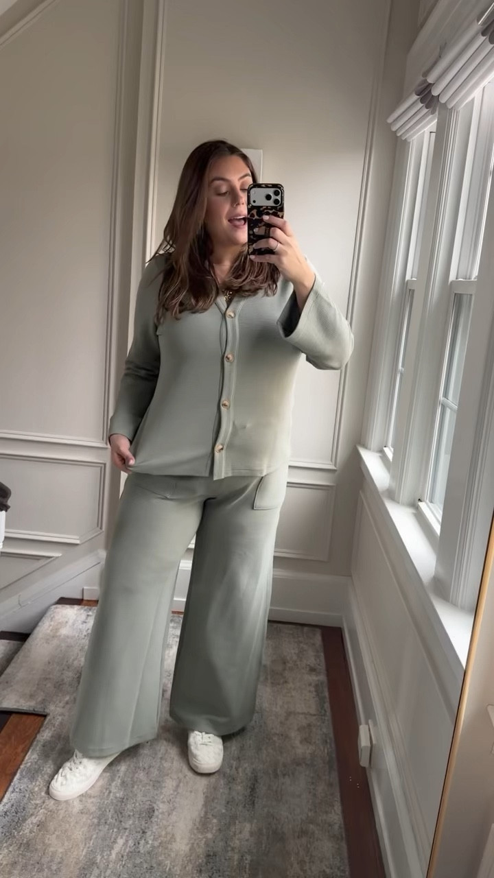 Wearing size 2X - sized up for the bump, would normally wear 1X- use CARALYN15 for 15% off + free shipping on your first order @Spanx #spanxpartner 

#LTKSpringSale #LTKMidsize #LTKSeasonal