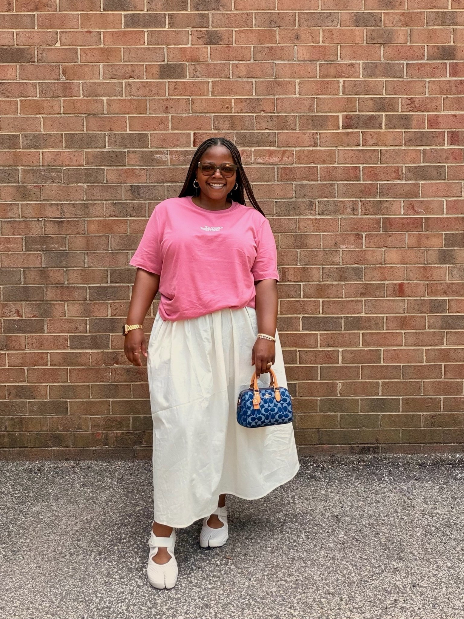 Sunday #ootd 💕
Shirt: H&M (XL) 
Skirt: @tjmaxx (XL) 
Shoes: @Nike US - Rift / @ASOS 
Bag: Coach Mini Rowan

#LTKgrwm #LTKootd #LTKMidsize