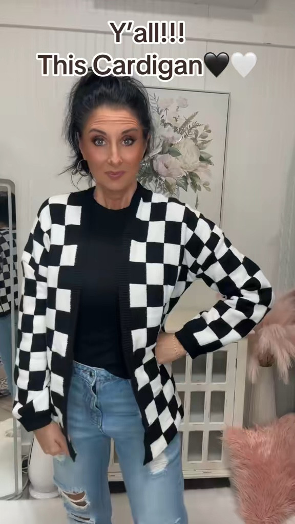 This Fall & Winter has been filled with Checkered everything! This cutie is soft and has a great weight to it to make sure you are not only stylish but warm all winter long. 

#LTKOver40 #LTKFindsUnder50 #LTKStyleTip