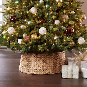 Holiday Living  26-in Brown Tree Collar Tree Skirt | Lowe's