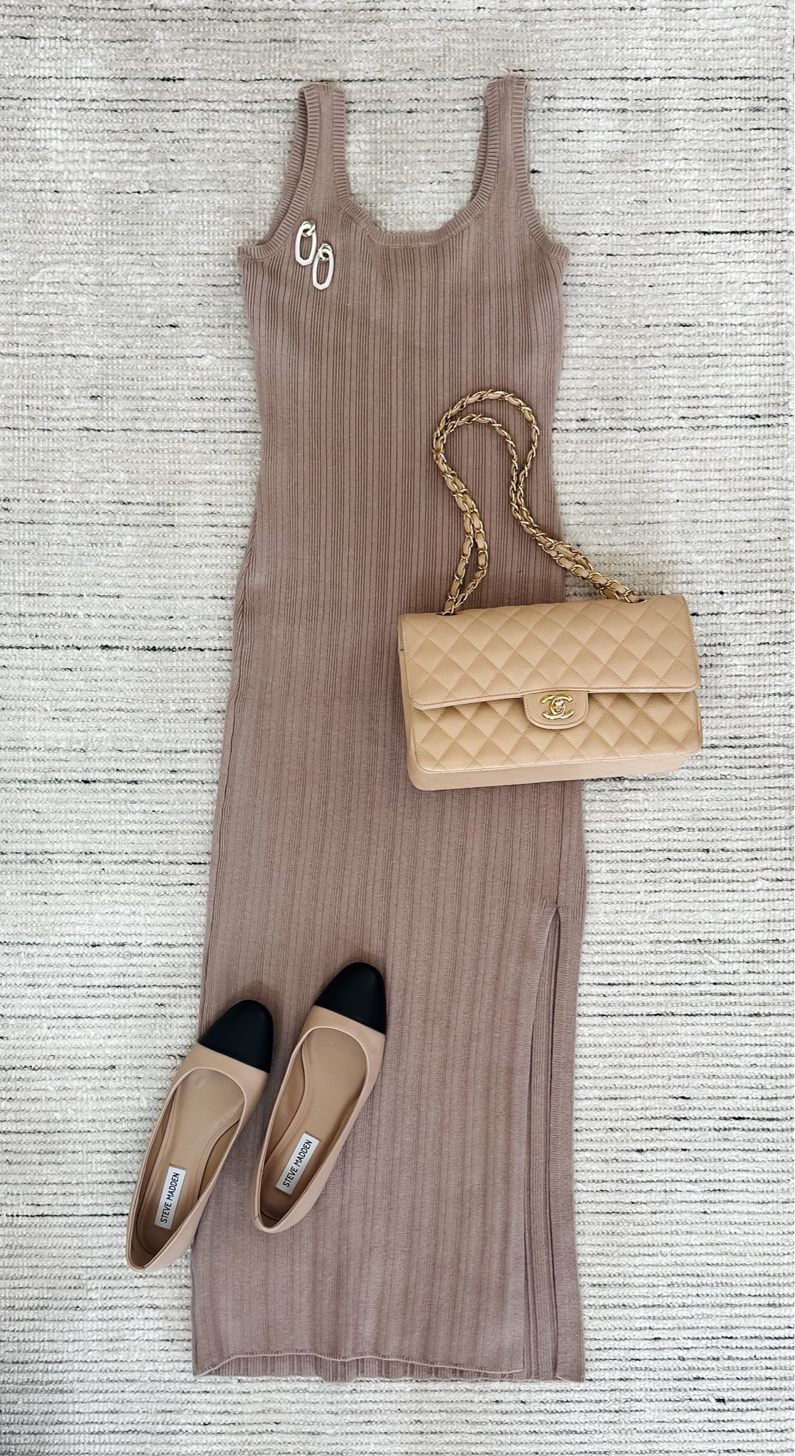 Knit fall midi dress with slit that is super comfy and flattering on! Could be dressed up warmer with a sweater. Perfect for fall, date night and more. On sale for 20% off through the LTK app!

#LTKsalealert #LTKSale #LTKstyletip