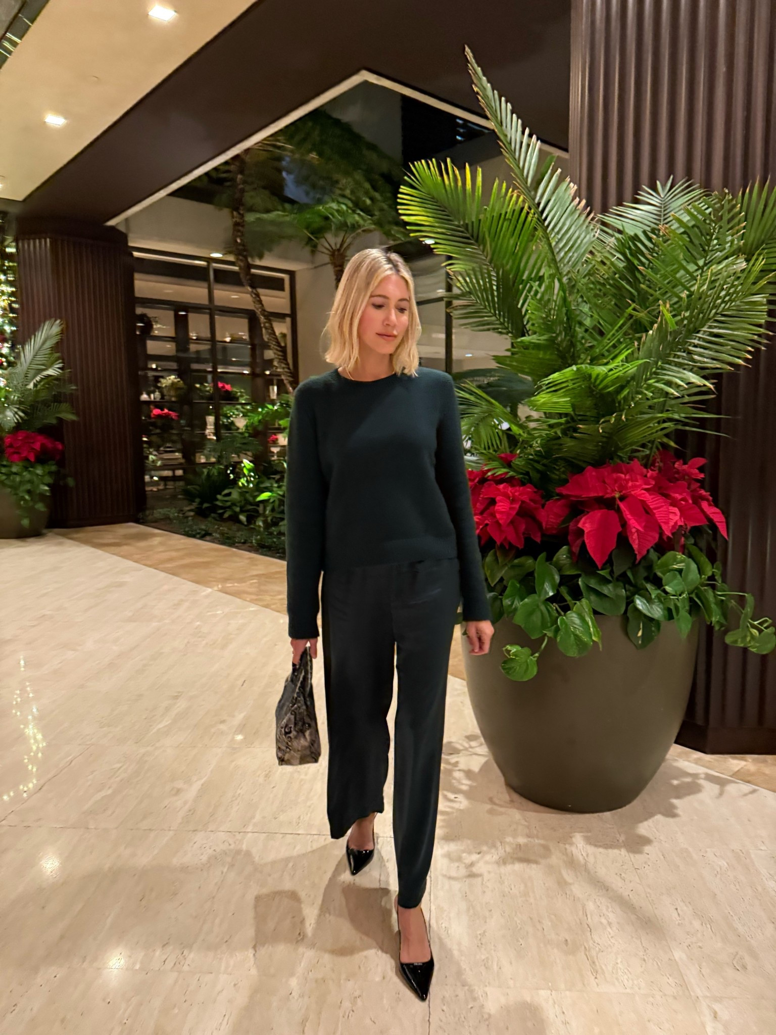 Tis the season to be out every single night 

#LTKSeasonal #LTKHoliday