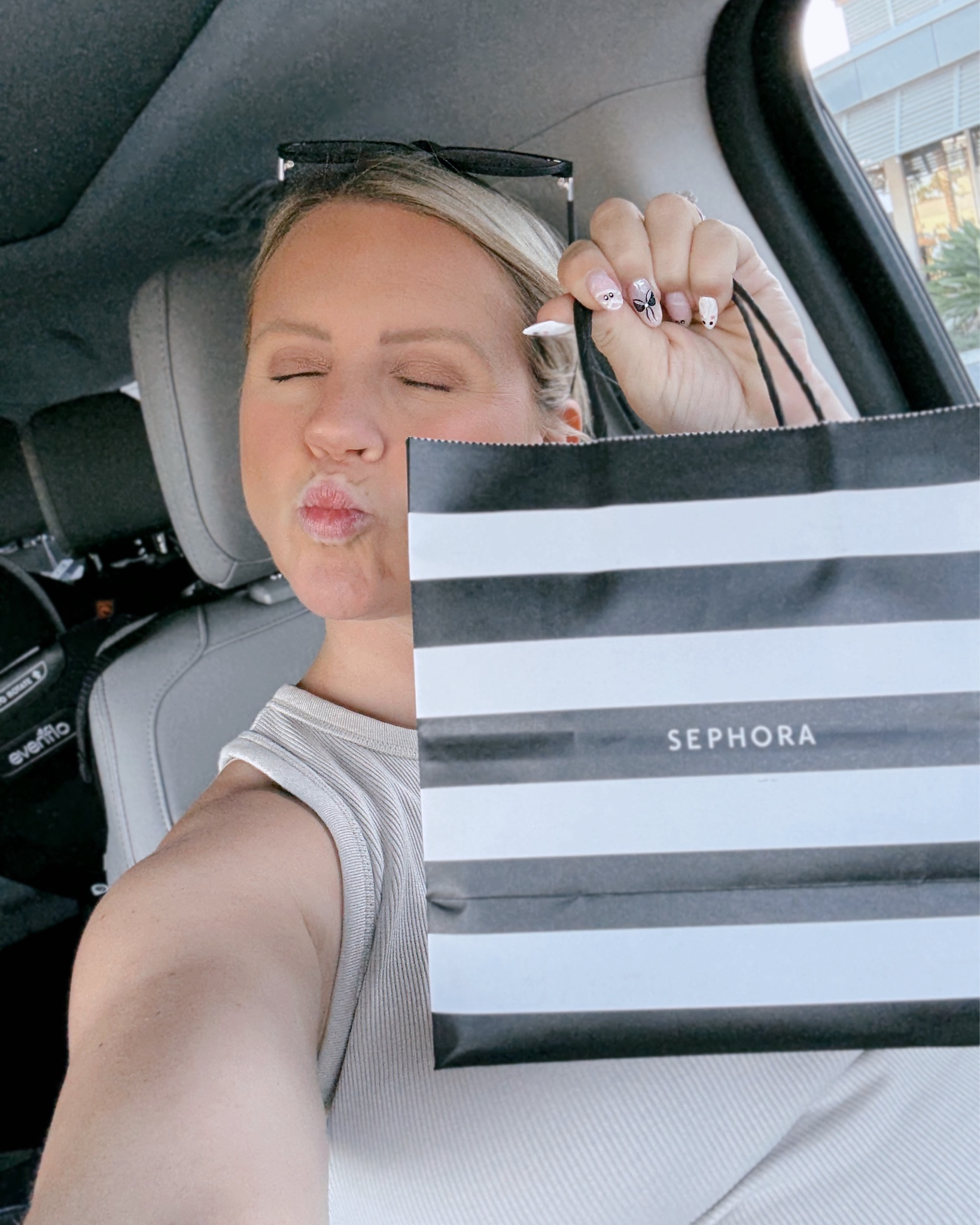 What I would purchase from the Sephora sale! 

Sephora sale, gifts, Christmas gifts, gifts for her, stocking stuffers for her, makeup, skincaree

#LTKBeauty #LTKHoliday #LTKSaleAlert