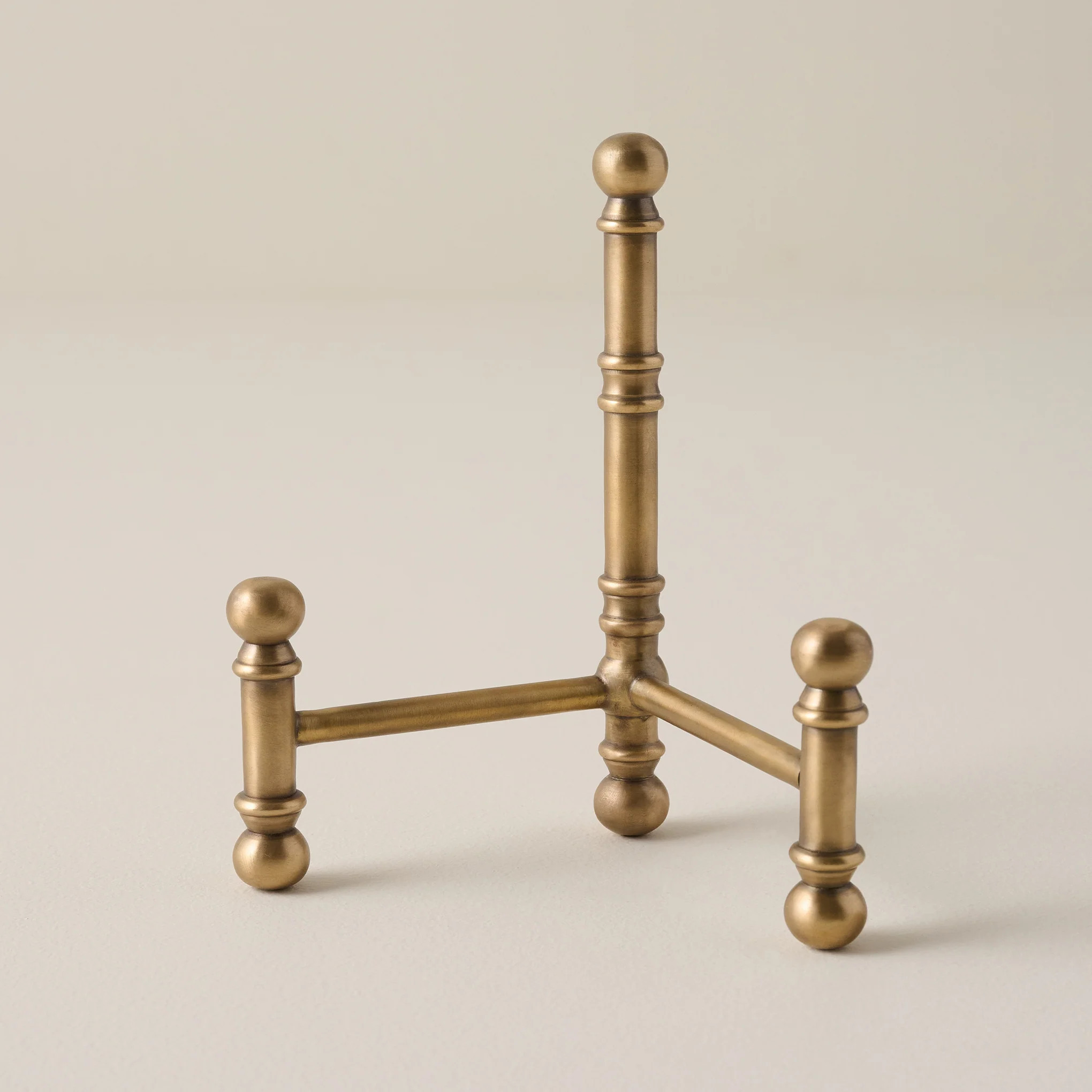 Arthur Antiqued Brass Photo Easel | Magnolia