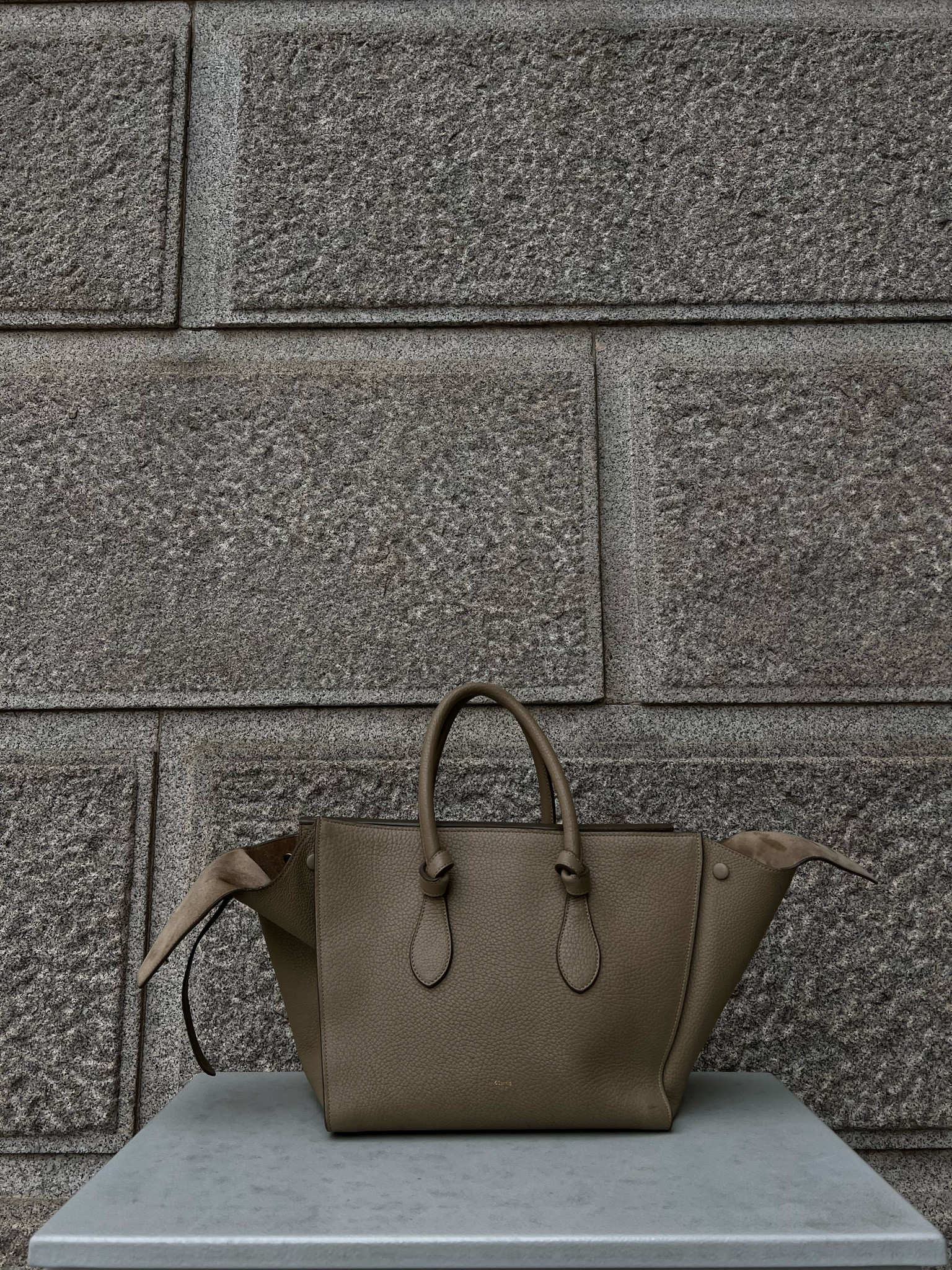 head turner.

#LTKitbag #LTKeurope #LTKFind