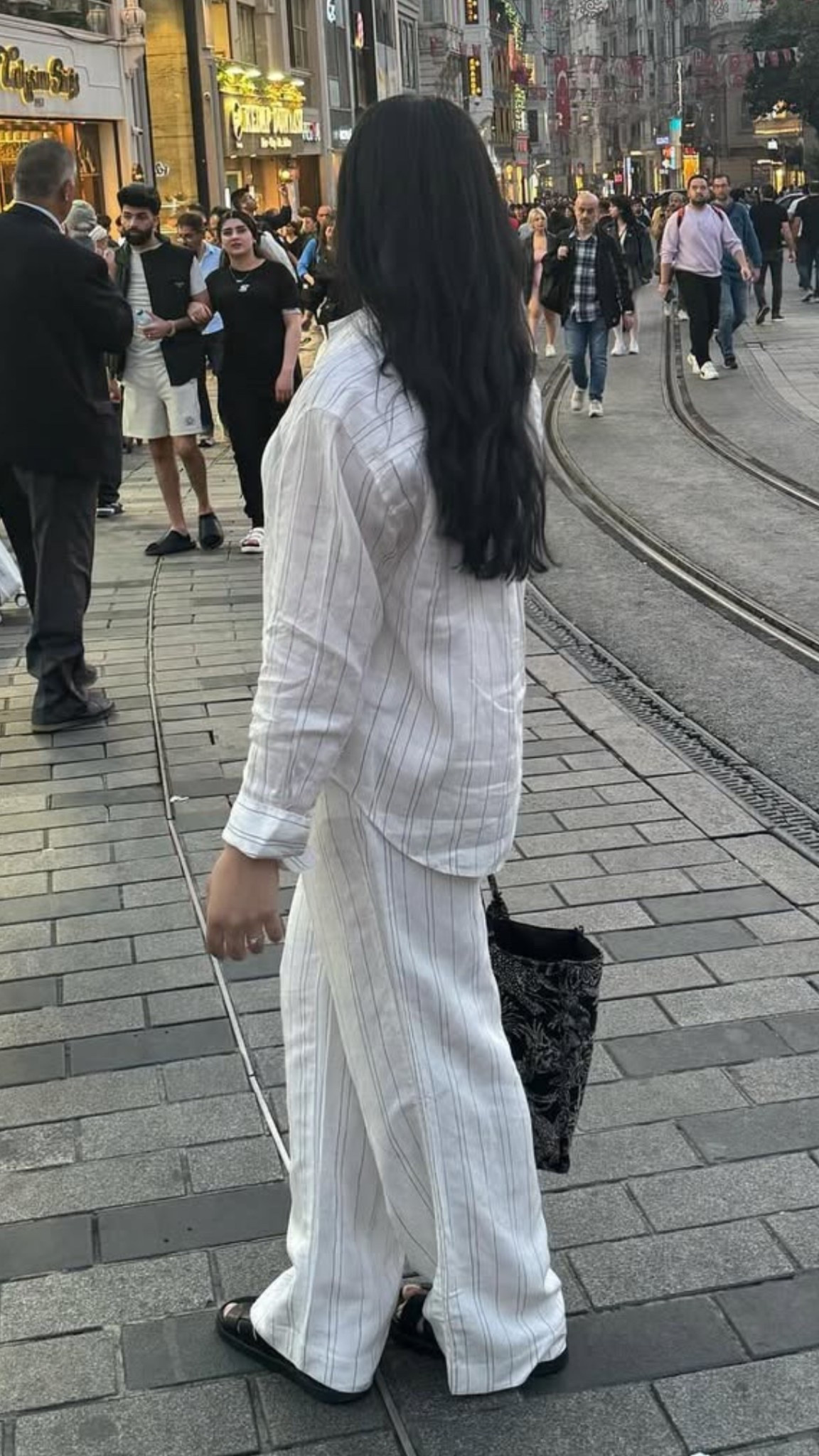 Love wearing a stripy linen co-ord this season 🤍🖤

I’ve been loving my Charles & Keith bag with all my spring/summer outfits – there are so many gorgeous colours and styles to choose from!
Use my code COMAMBW15-3EZXR2ARNL 
for 15% off any handbag.


#LTKmodest #LTKAprilSpotlight #LTKspring