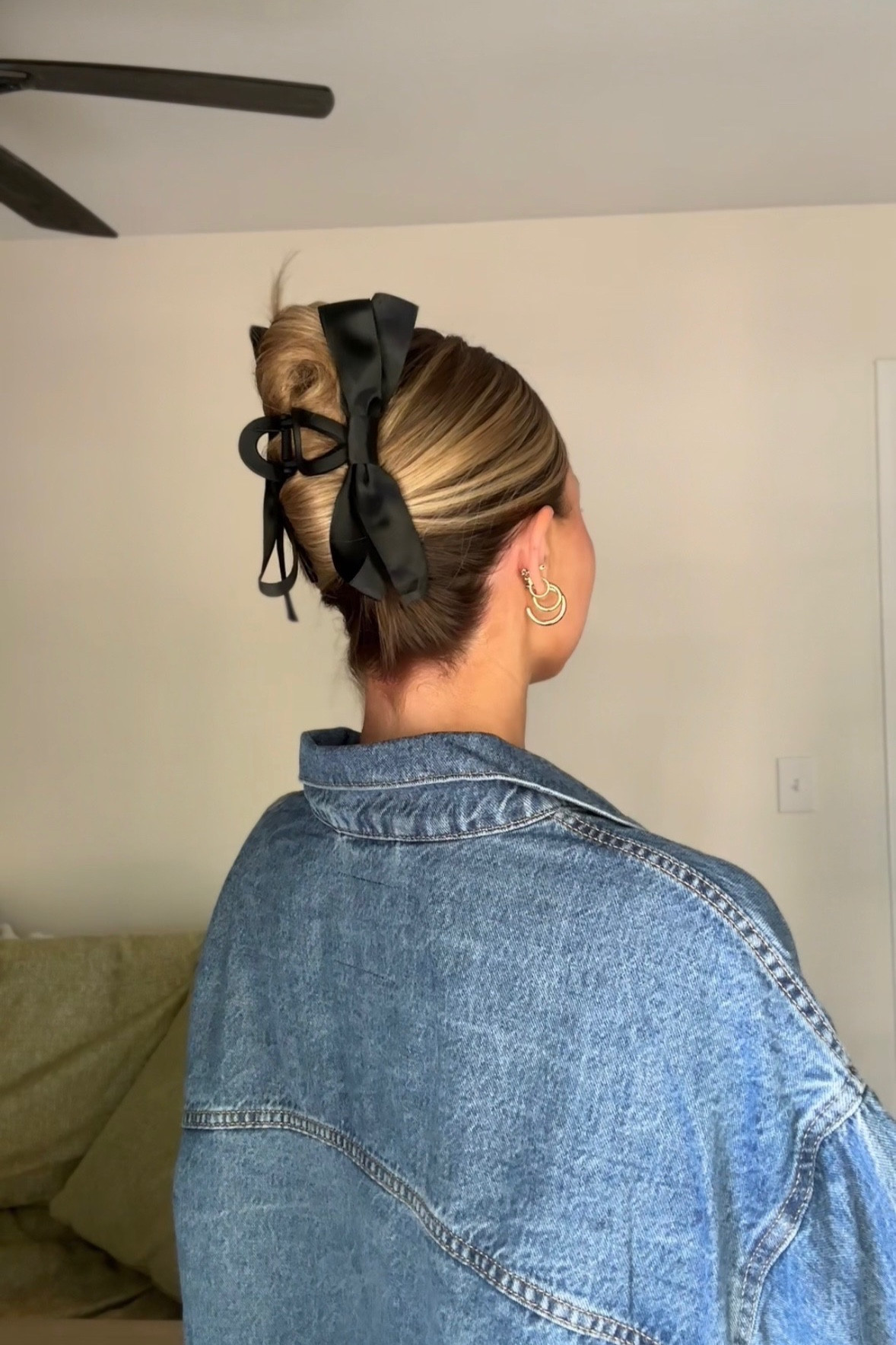 the perfect claw clip for fall. trending on Amazon, it’s big enough for longer hair and super durable! 🖤🎀 

#LTKGiftGuide #LTKHolidaySale #LTKbeauty