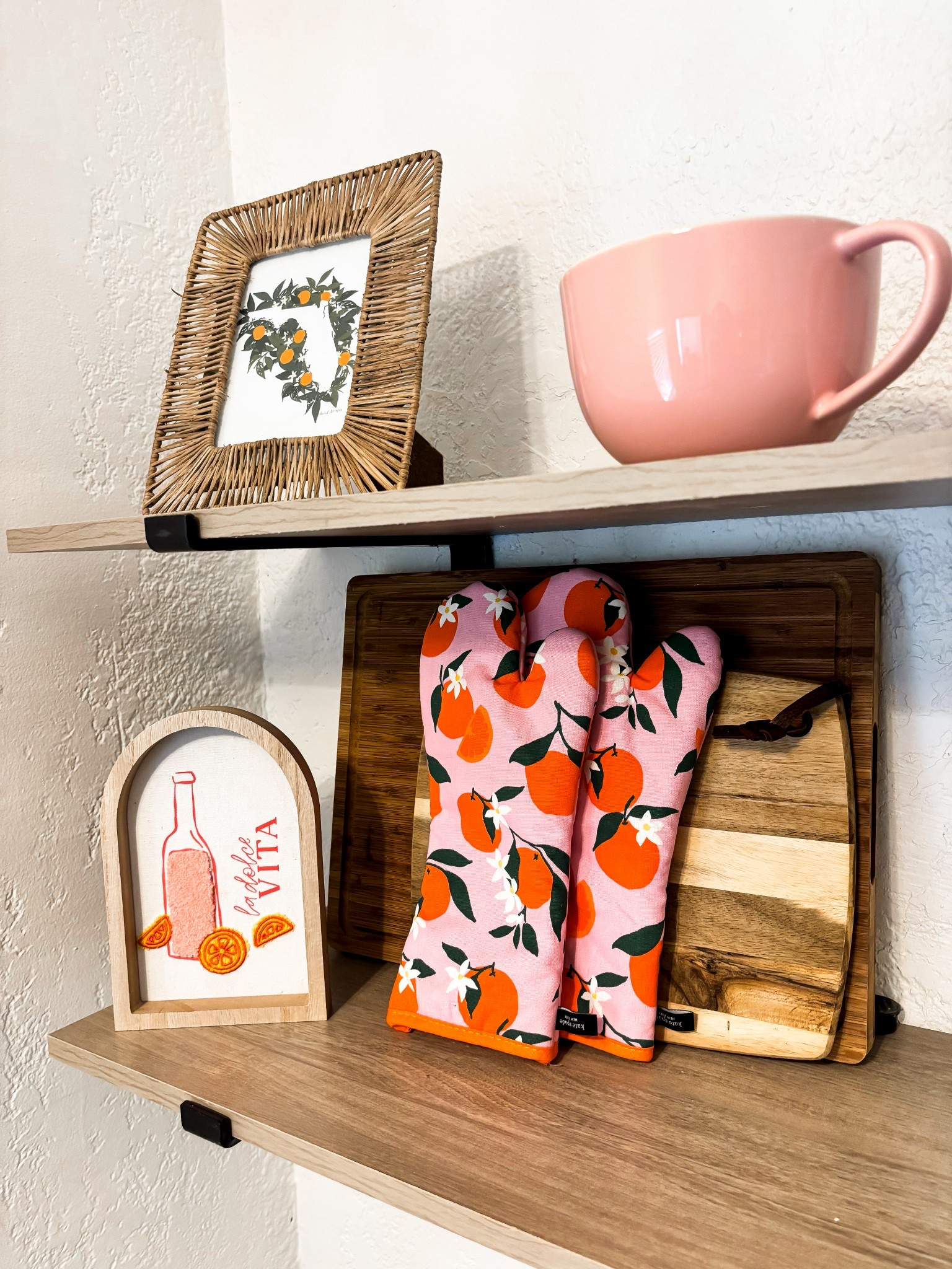 Florida Airbnb home decor 
Summer citrus 
Orange printed oven mitts for house warming 
Florida Etsy prints 
Target finds 

#LTKHome #LTKGiftGuide #LTKFindsUnder50