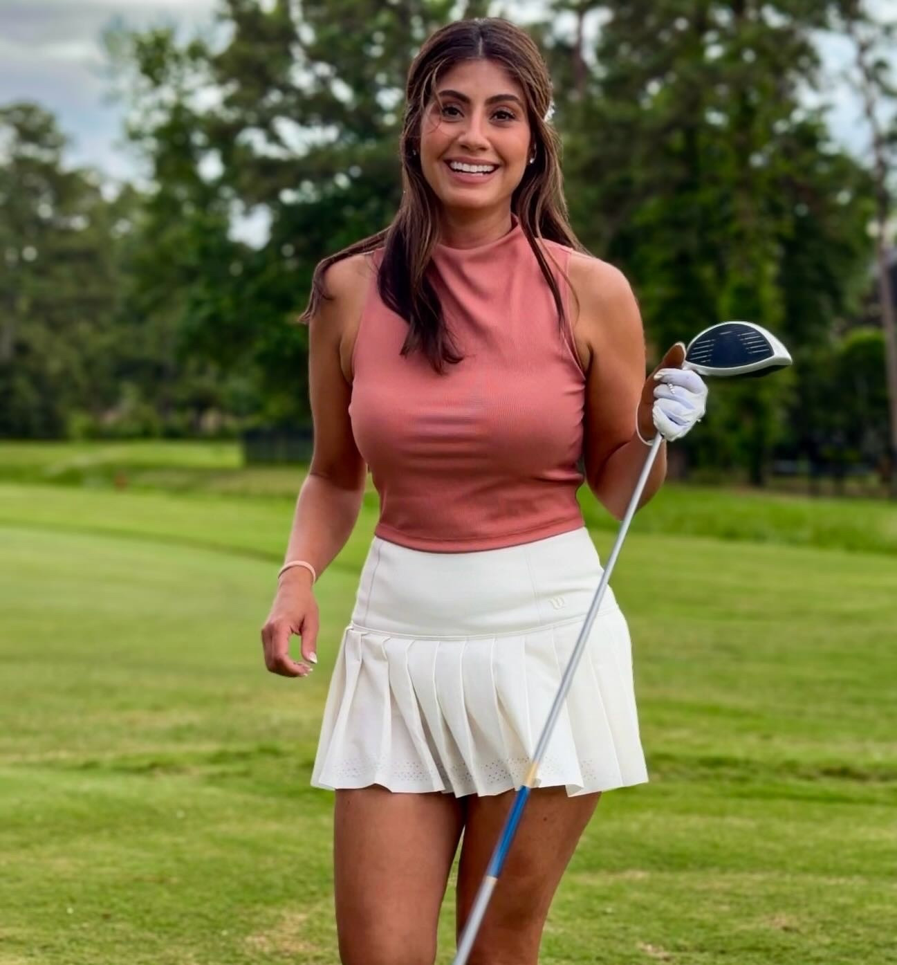 last minute… but still put together 🤍

the kind of golf look you throw on and it just works

top: TravisMathew small
skirt: Wilson medium

#LTKActive