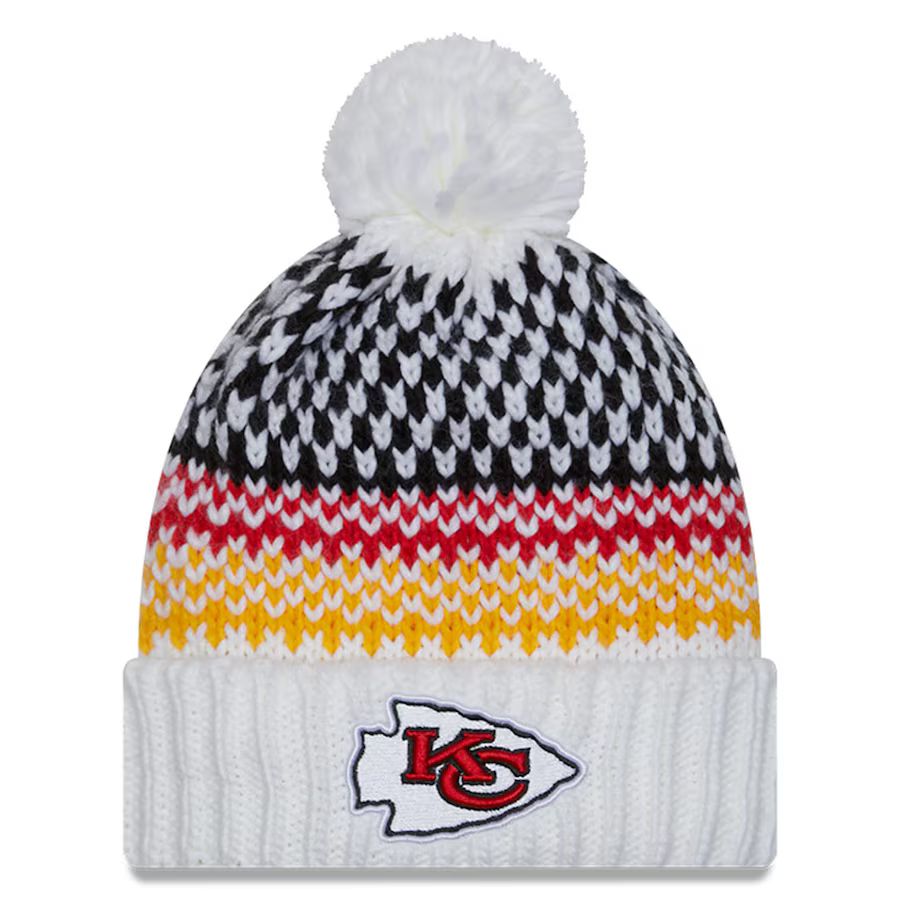 Women's Kansas City Chiefs  New Era White 2023 Sideline Cuffed Knit Hat with Pom | NFL Shop